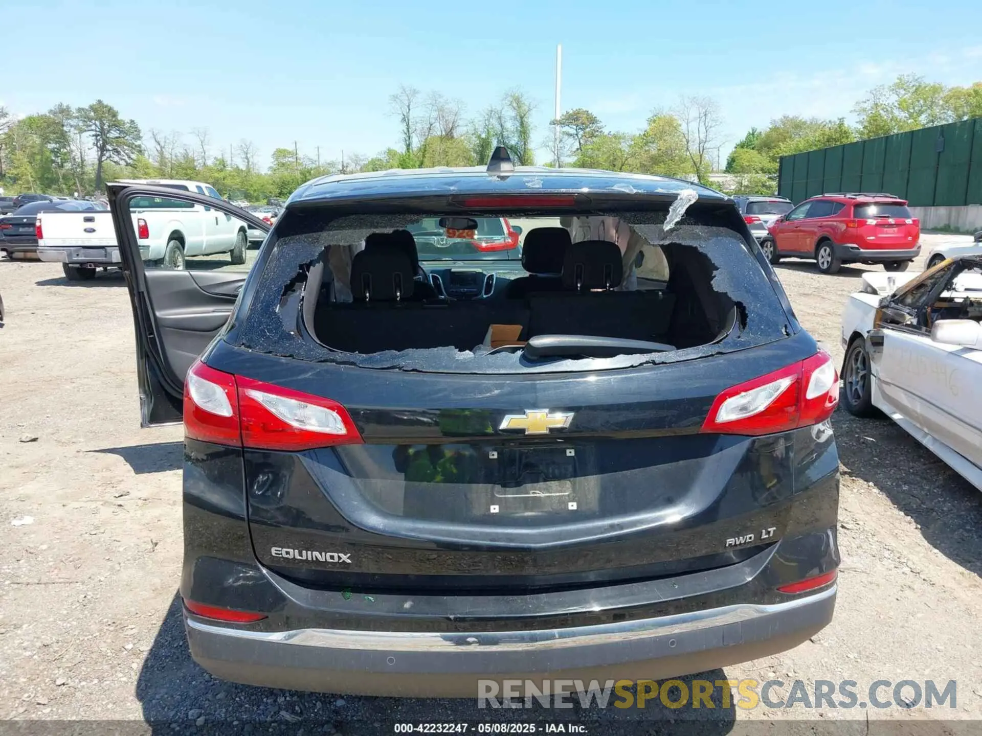 6 fotografías del automóvil dañado 2GNAXUEV7L6238054 CHEVROLET EQUINOX 2020