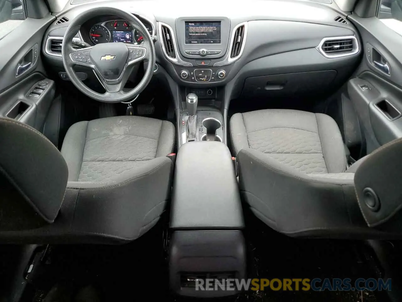 8 fotografías del automóvil dañado 2GNAXUEV7L6244324 CHEVROLET EQUINOX 2020