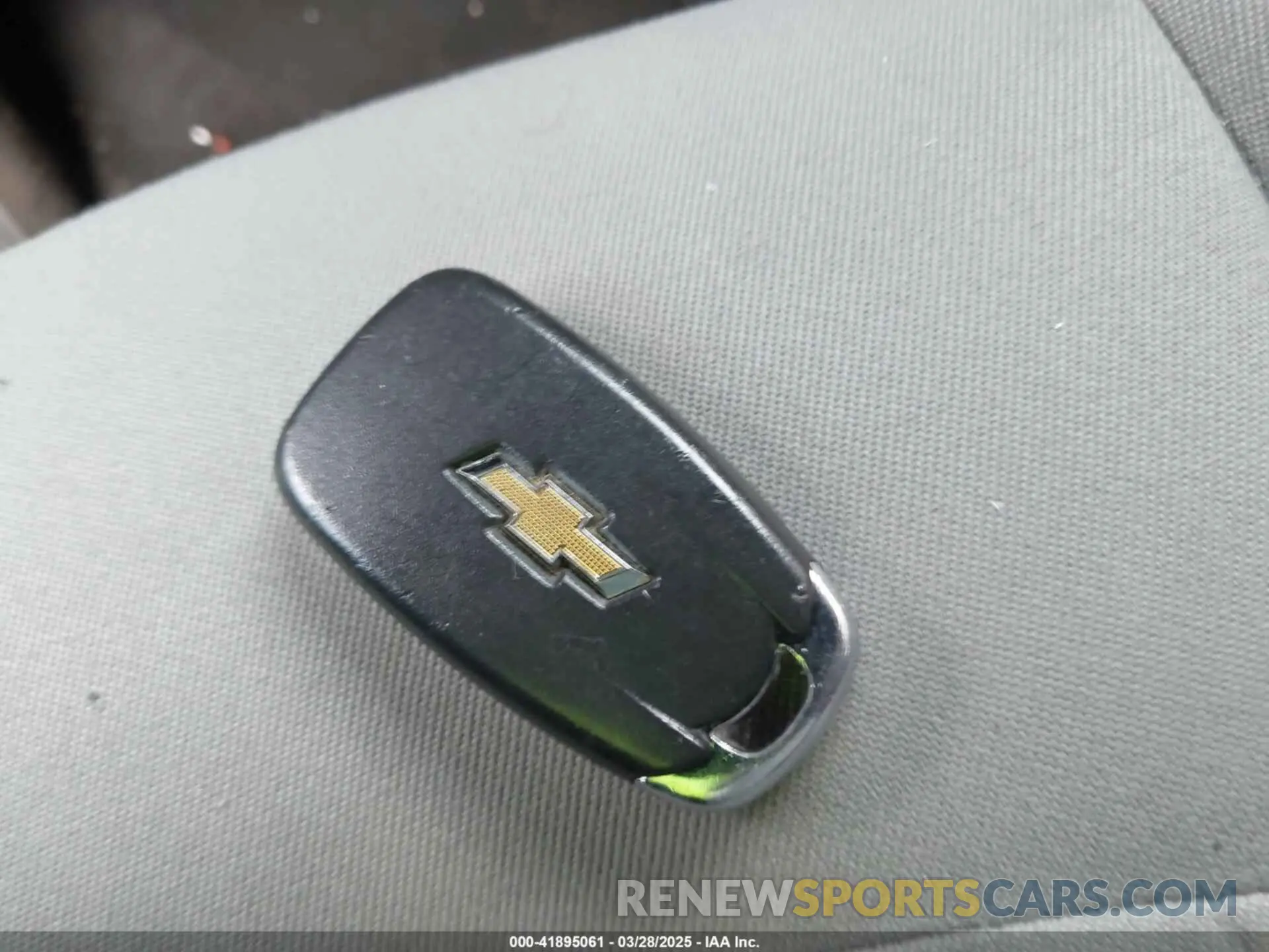 11 fotografías del automóvil dañado 2GNAXUEV8L6109417 CHEVROLET EQUINOX 2020