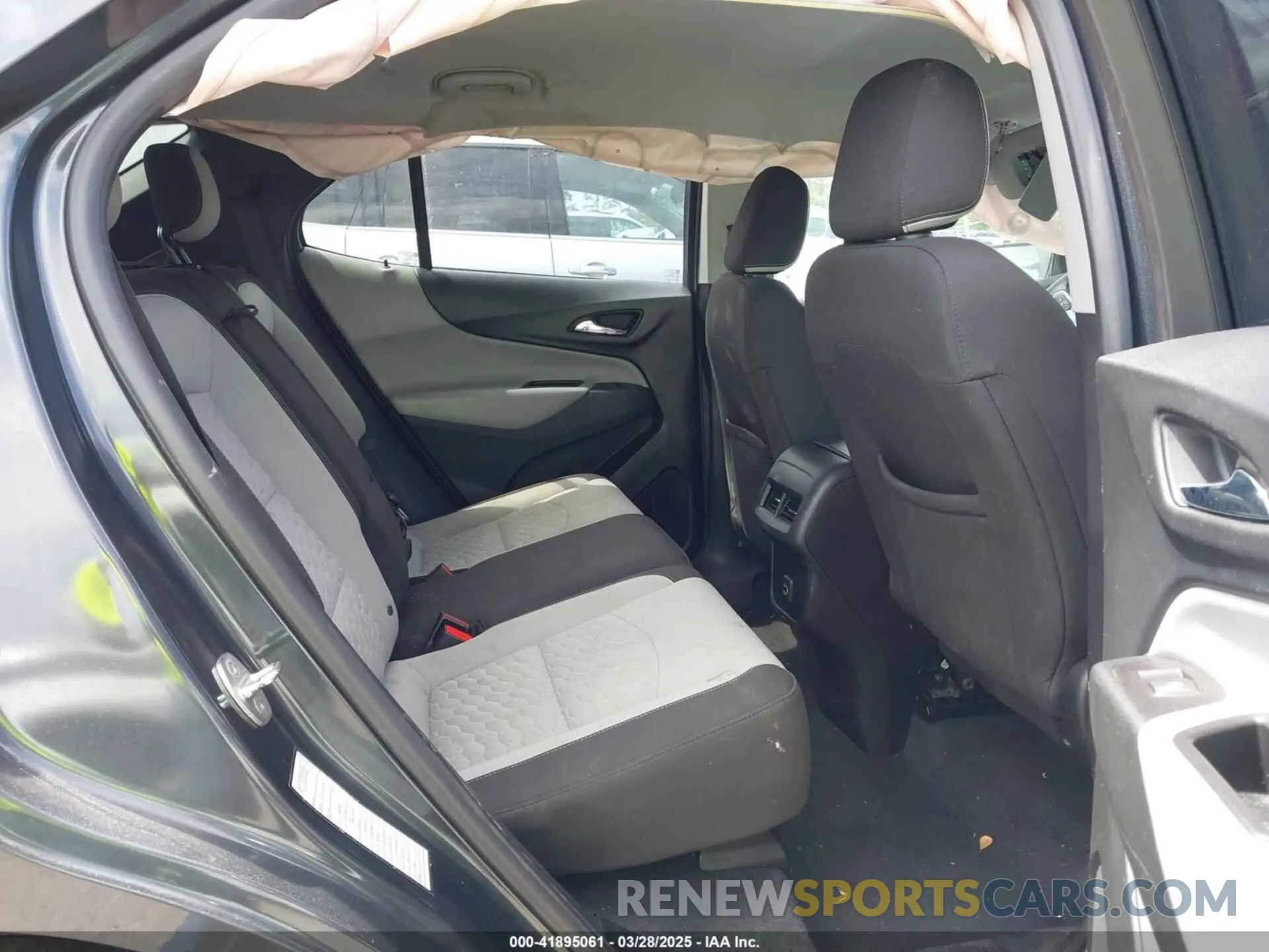 8 fotografías del automóvil dañado 2GNAXUEV8L6109417 CHEVROLET EQUINOX 2020