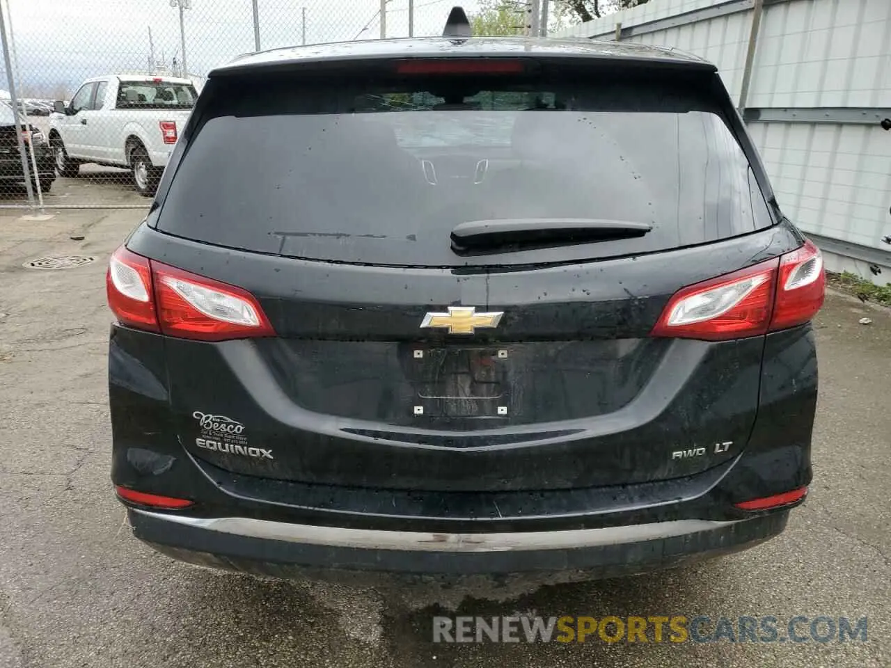 6 fotografías del automóvil dañado 2GNAXUEV8L6154728 CHEVROLET EQUINOX 2020