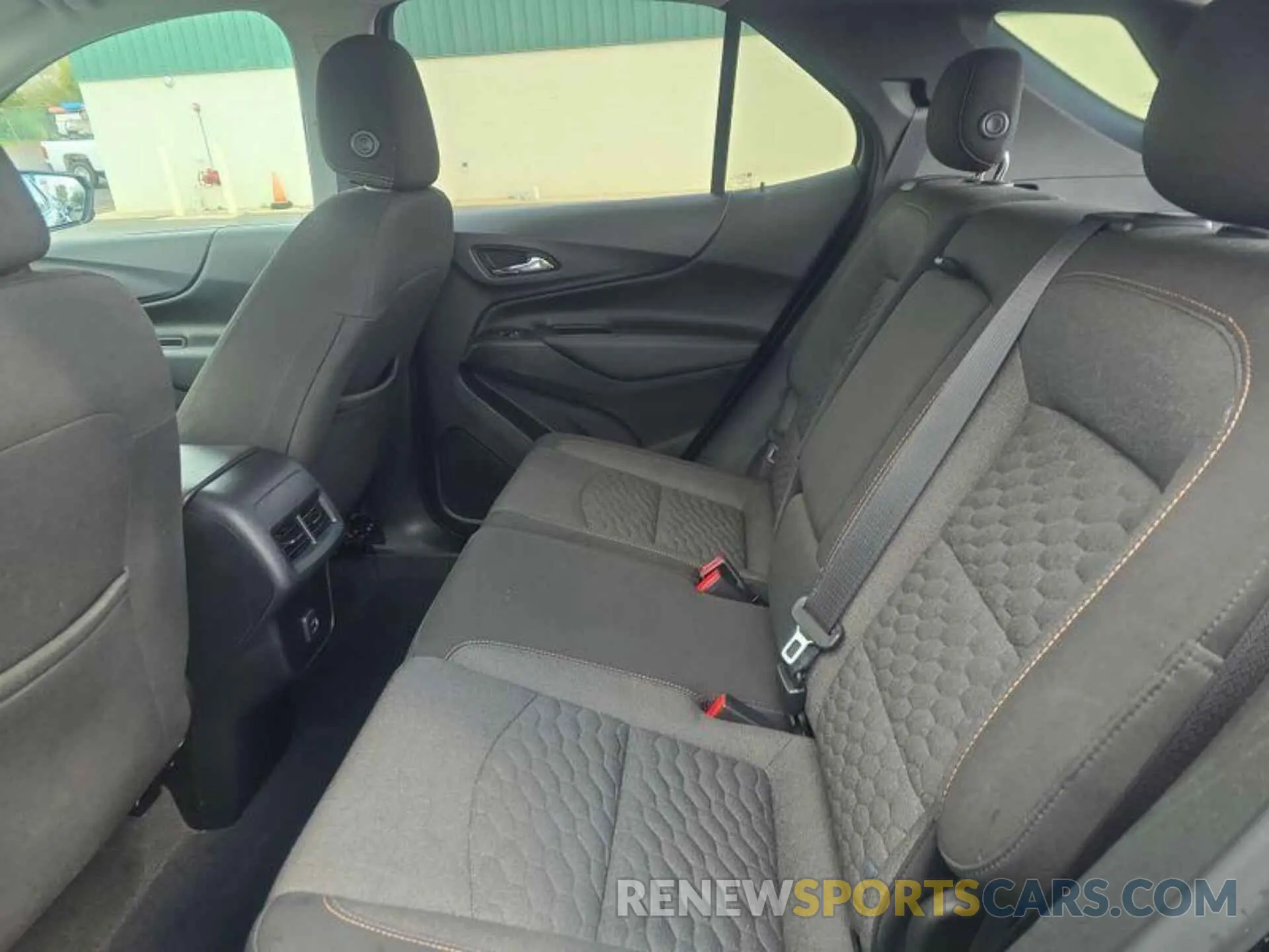25 fotografías del automóvil dañado 2GNAXUEV8L6188300 CHEVROLET EQUINOX 2020