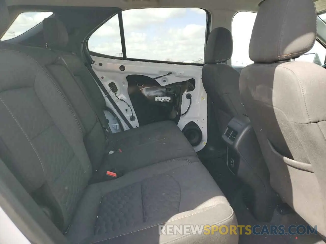 10 fotografías del automóvil dañado 2GNAXUEV8L6189480 CHEVROLET EQUINOX 2020