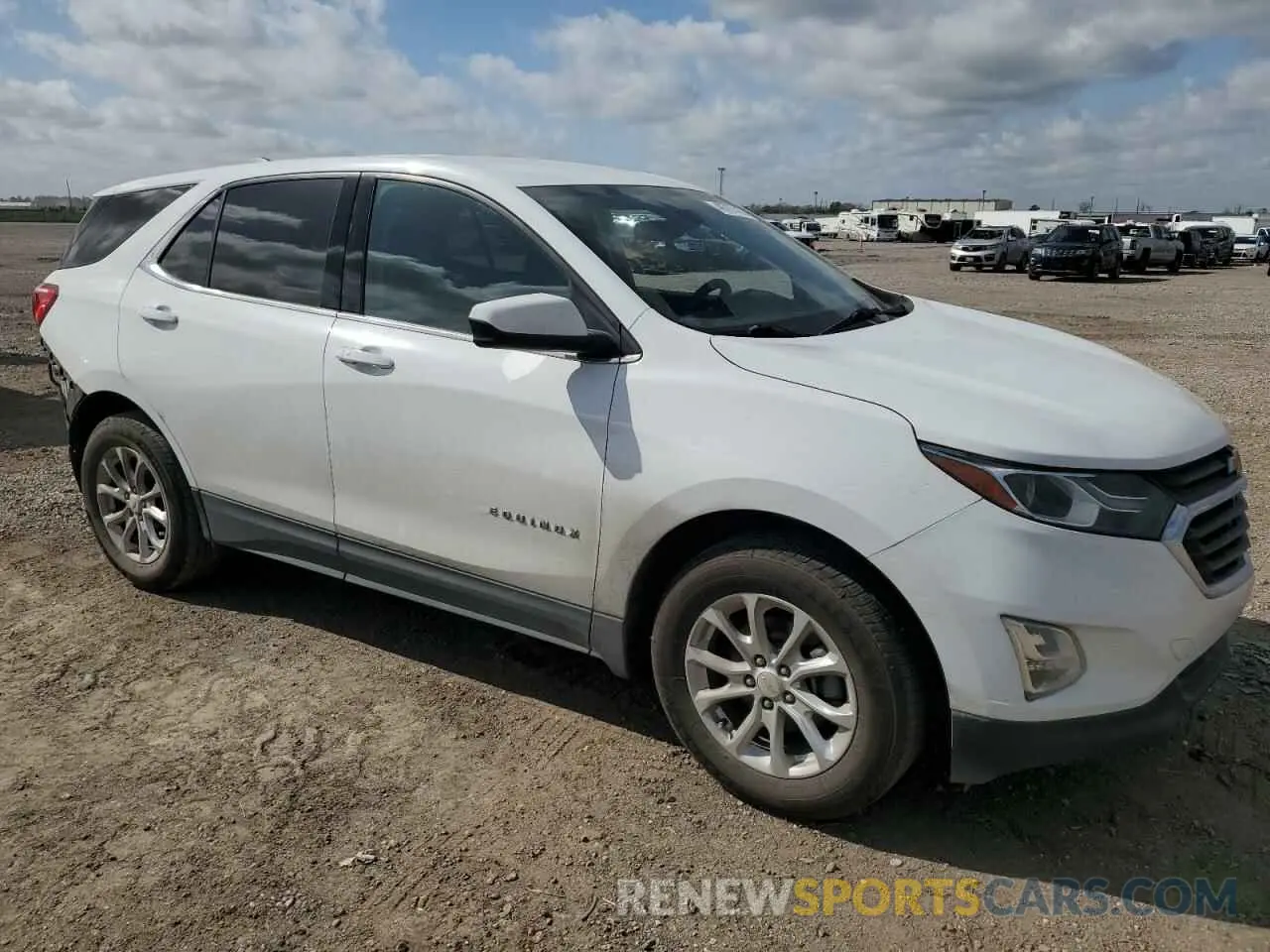4 fotografías del automóvil dañado 2GNAXUEV8L6189480 CHEVROLET EQUINOX 2020