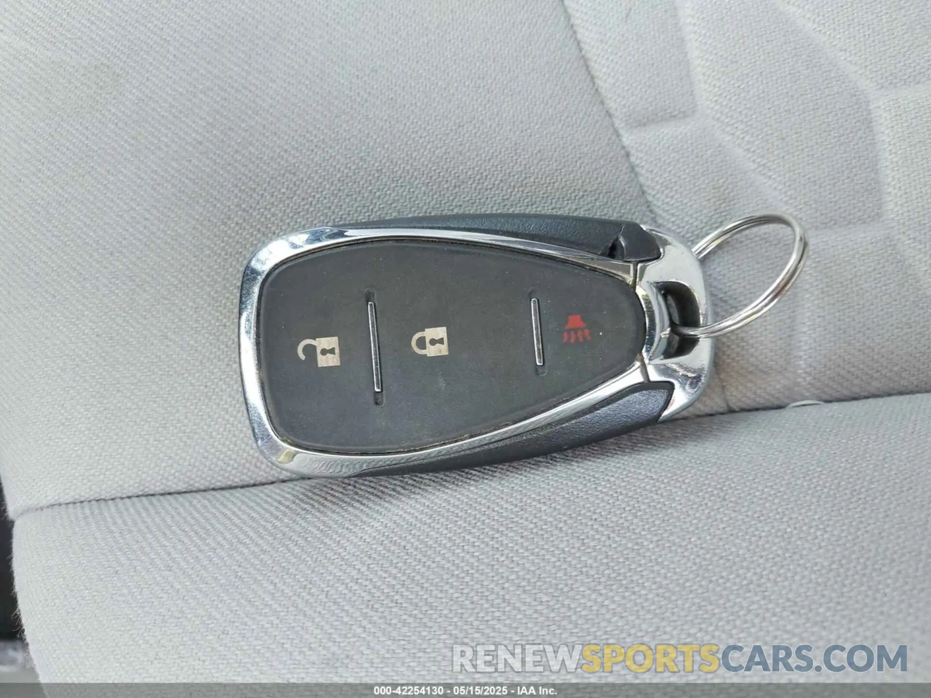 11 fotografías del automóvil dañado 2GNAXUEV8L6199412 CHEVROLET EQUINOX 2020