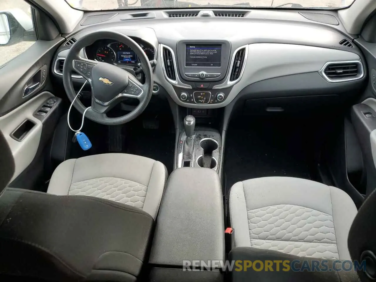 8 fotografías del automóvil dañado 2GNAXUEV8L6223188 CHEVROLET EQUINOX 2020