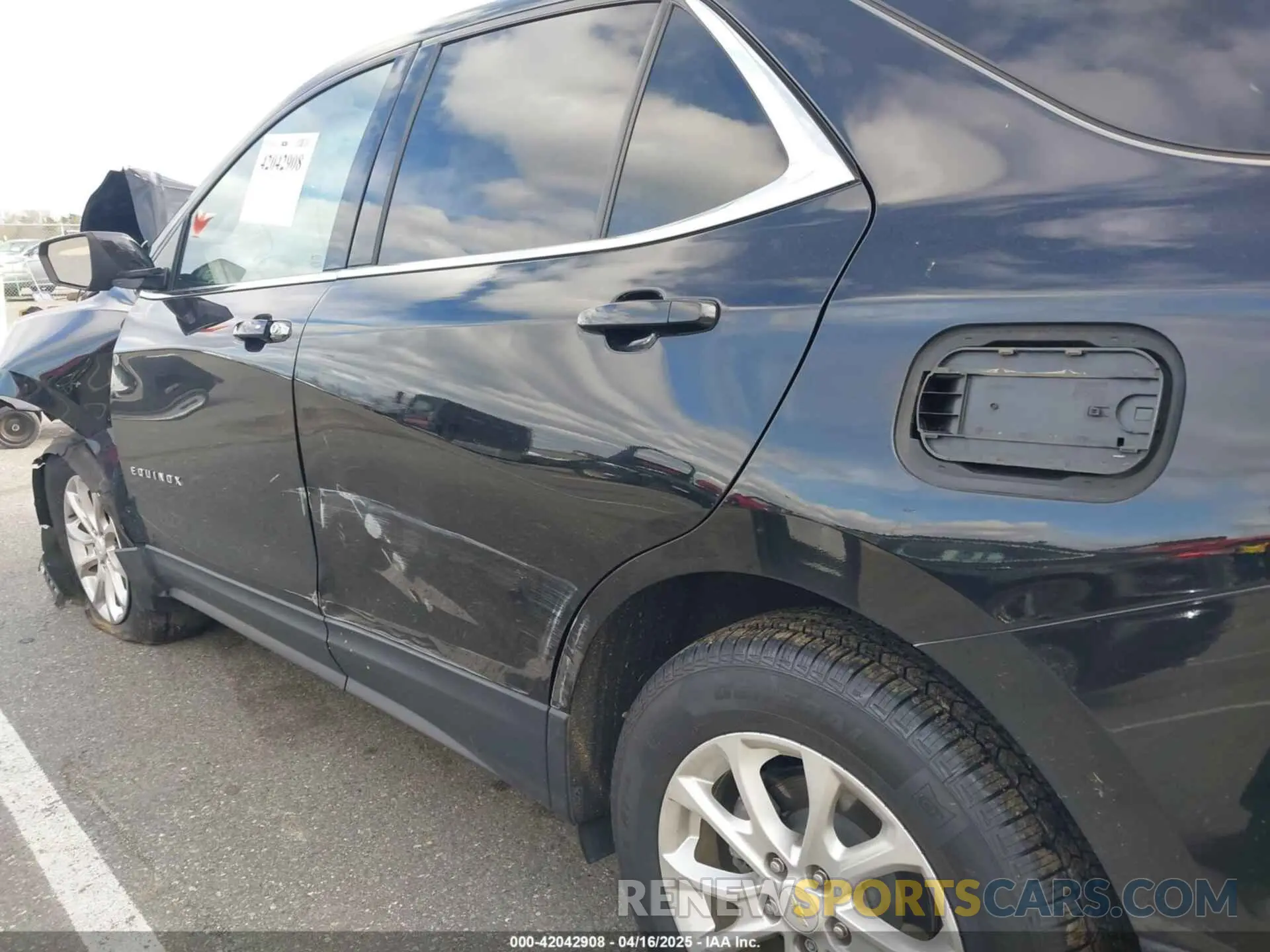 18 fotografías del automóvil dañado 2GNAXUEVXL6167545 CHEVROLET EQUINOX 2020