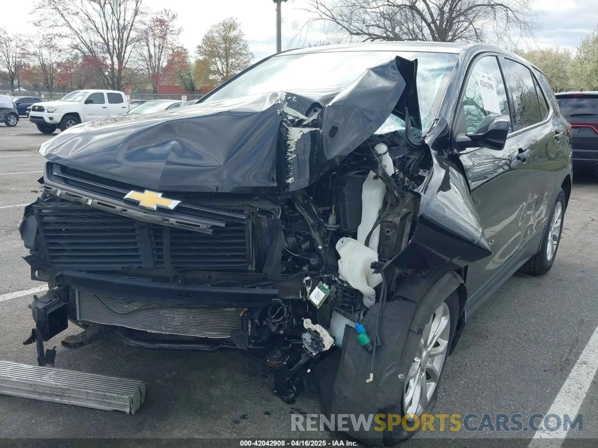 2 fotografías del automóvil dañado 2GNAXUEVXL6167545 CHEVROLET EQUINOX 2020