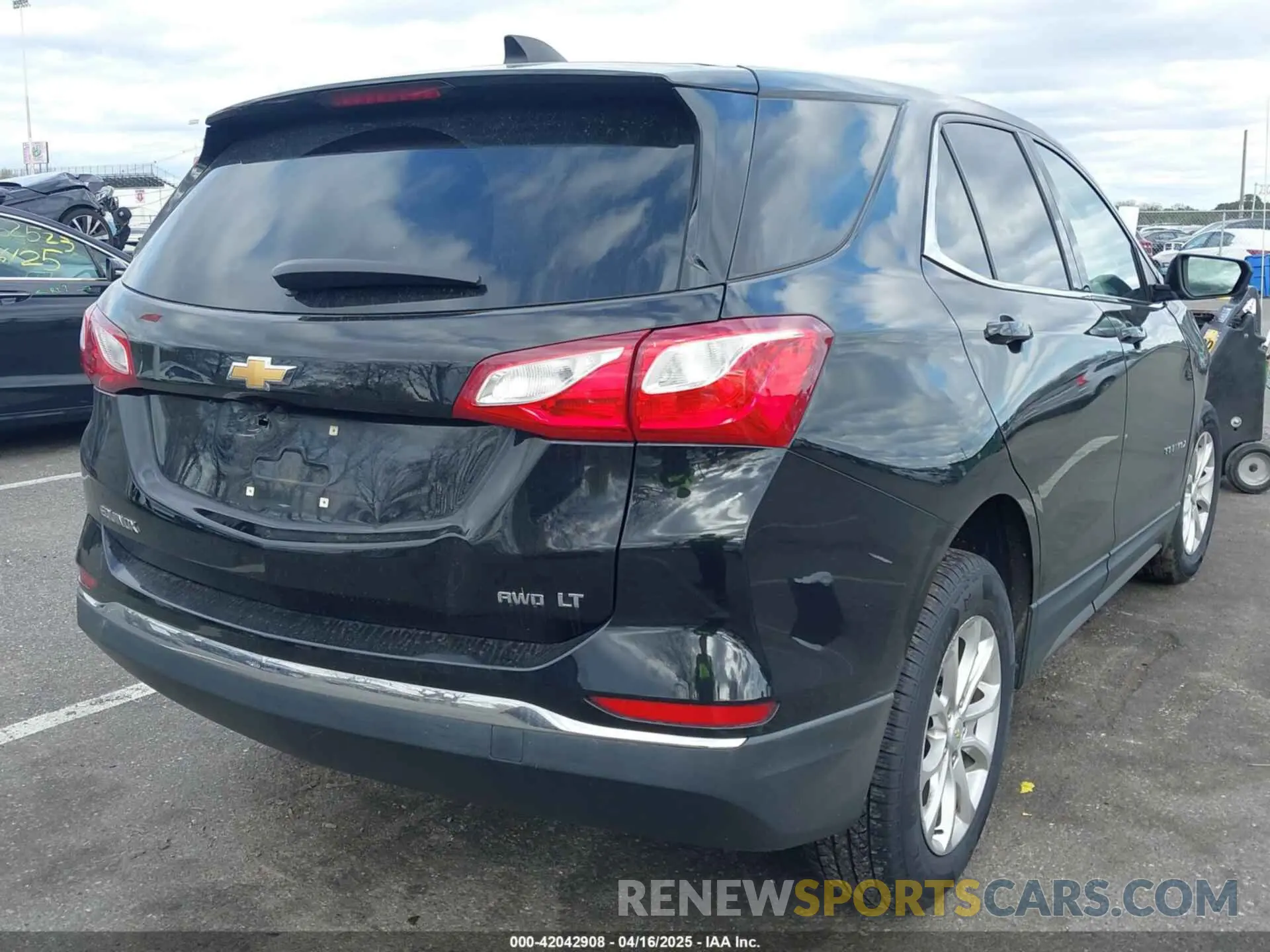 4 fotografías del automóvil dañado 2GNAXUEVXL6167545 CHEVROLET EQUINOX 2020