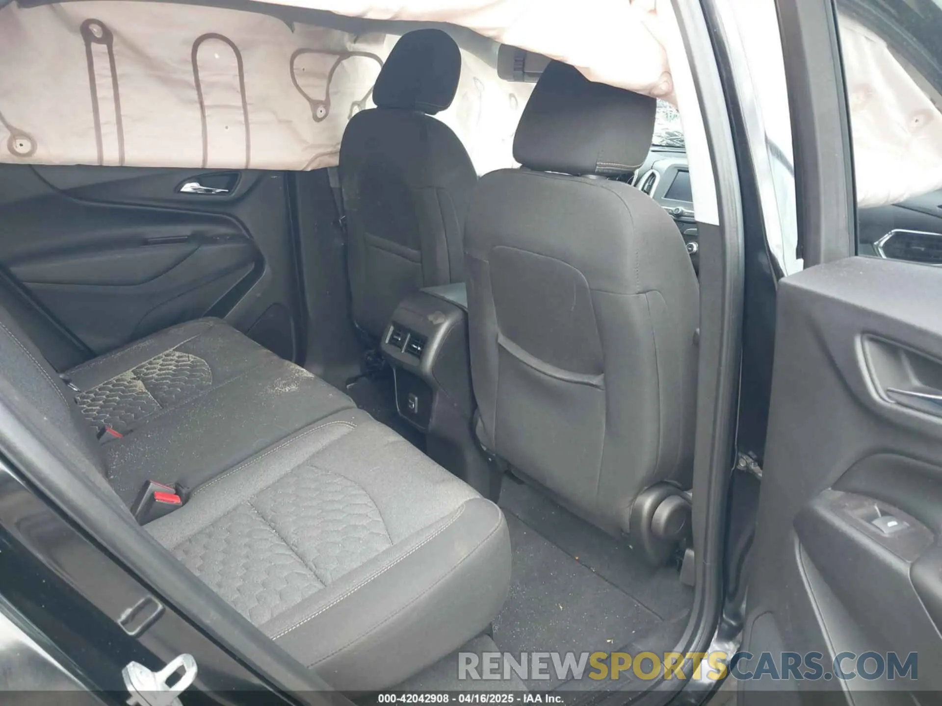 8 fotografías del automóvil dañado 2GNAXUEVXL6167545 CHEVROLET EQUINOX 2020