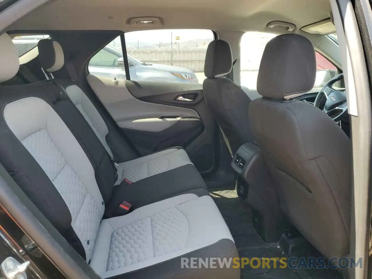 11 fotografías del automóvil dañado 2GNAXVEX3L6257837 CHEVROLET EQUINOX 2020