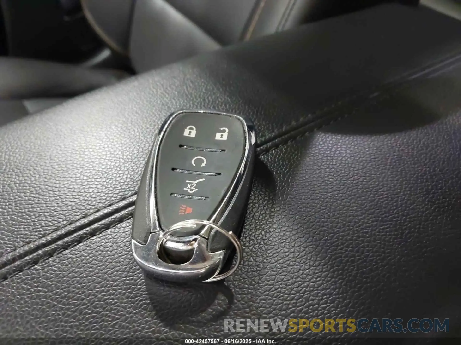 11 fotografías del automóvil dañado 2GNAXXEV2L6174619 CHEVROLET EQUINOX 2020