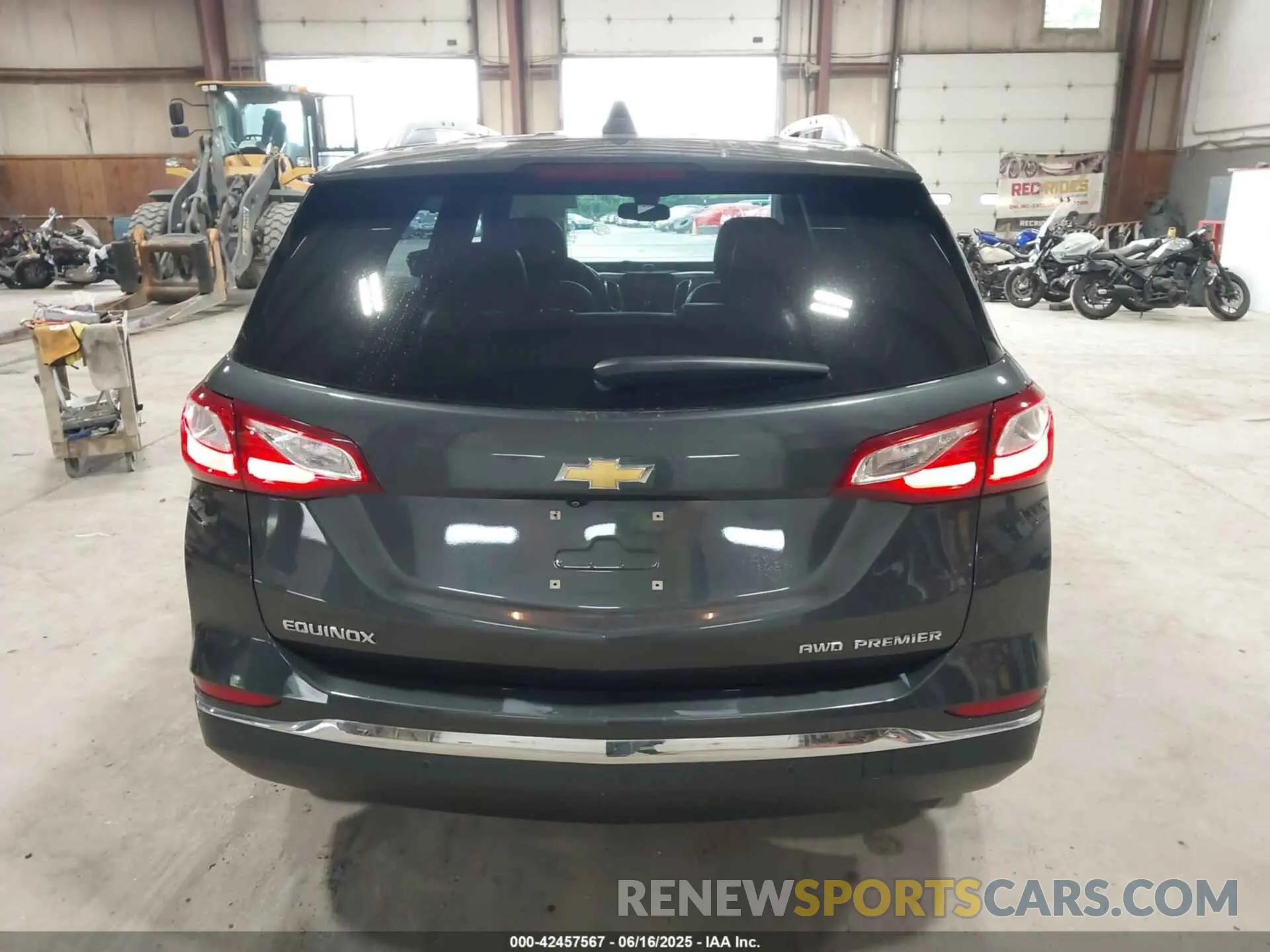 16 fotografías del automóvil dañado 2GNAXXEV2L6174619 CHEVROLET EQUINOX 2020