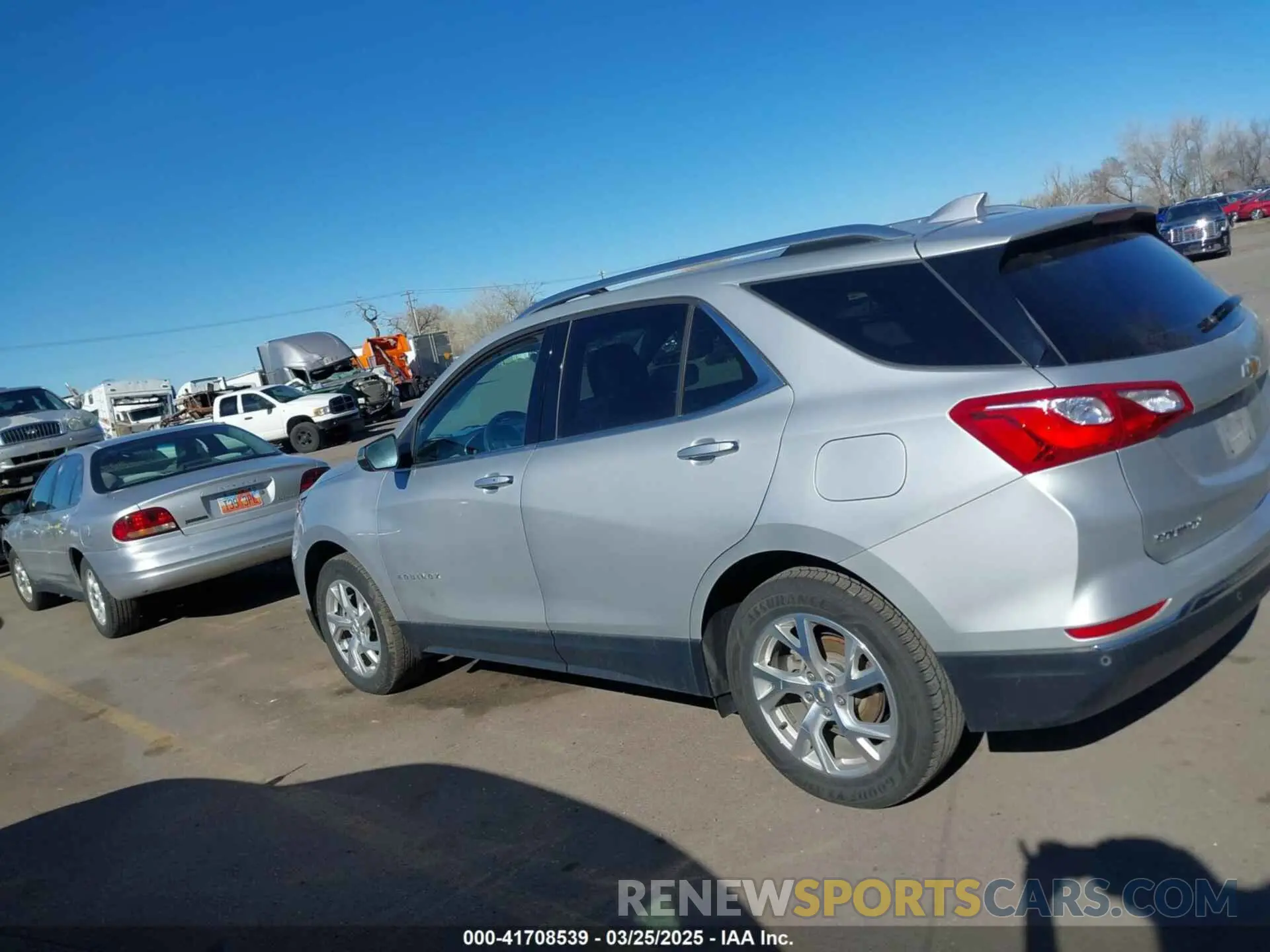14 fotografías del automóvil dañado 2GNAXXEV2L6185460 CHEVROLET EQUINOX 2020