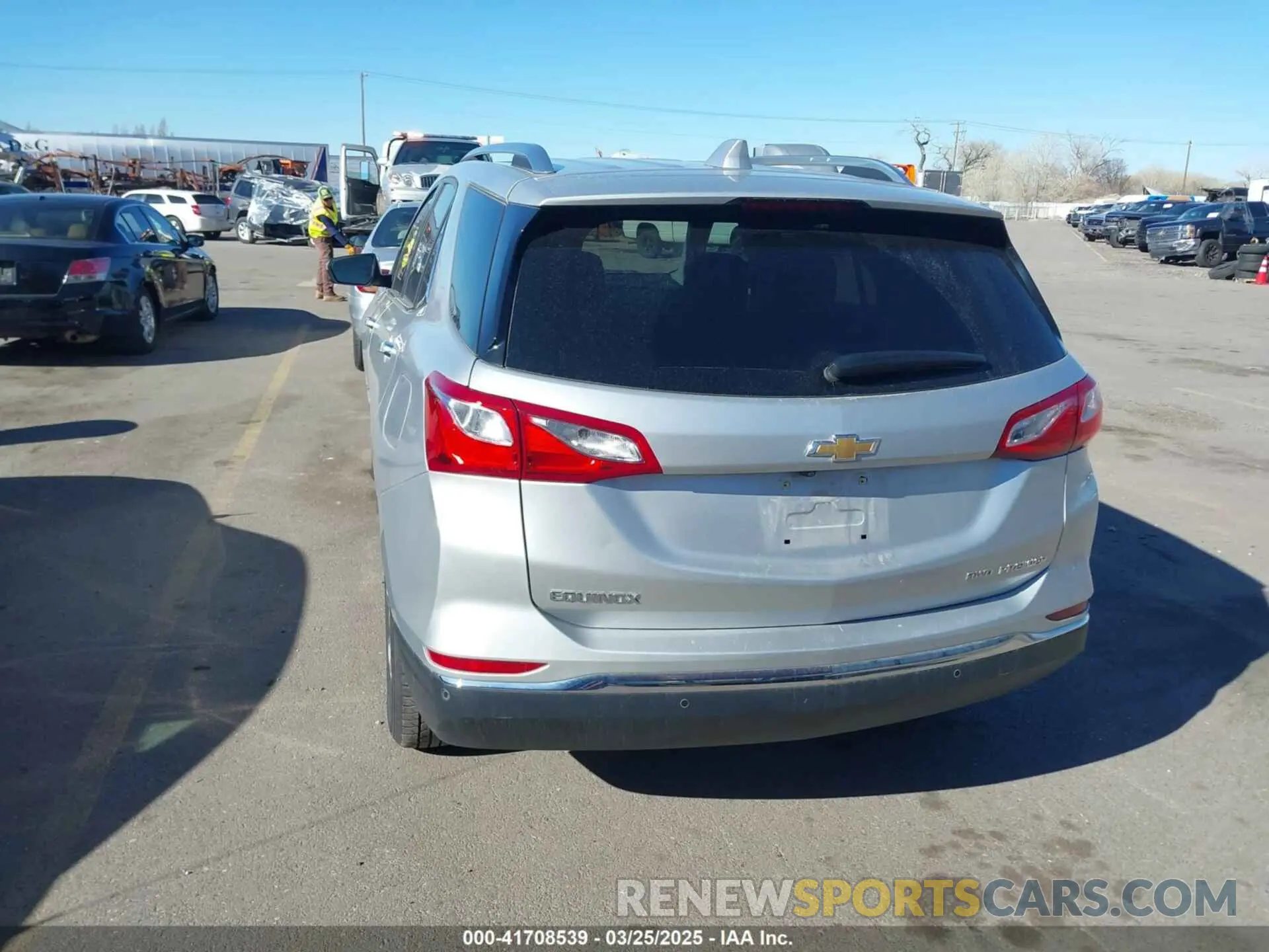 16 fotografías del automóvil dañado 2GNAXXEV2L6185460 CHEVROLET EQUINOX 2020