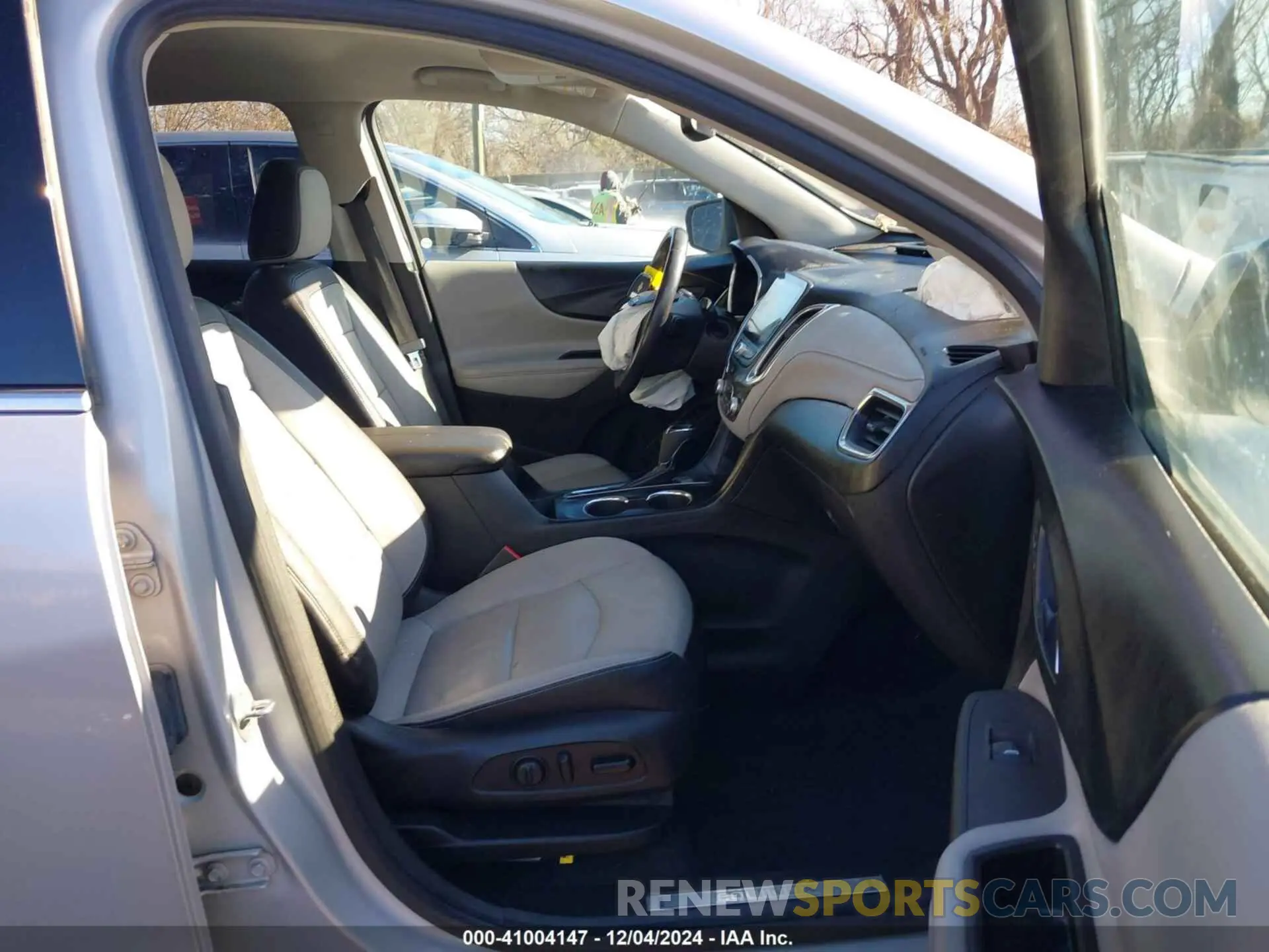 5 fotografías del automóvil dañado 2GNAXXEV2L6219350 CHEVROLET EQUINOX 2020