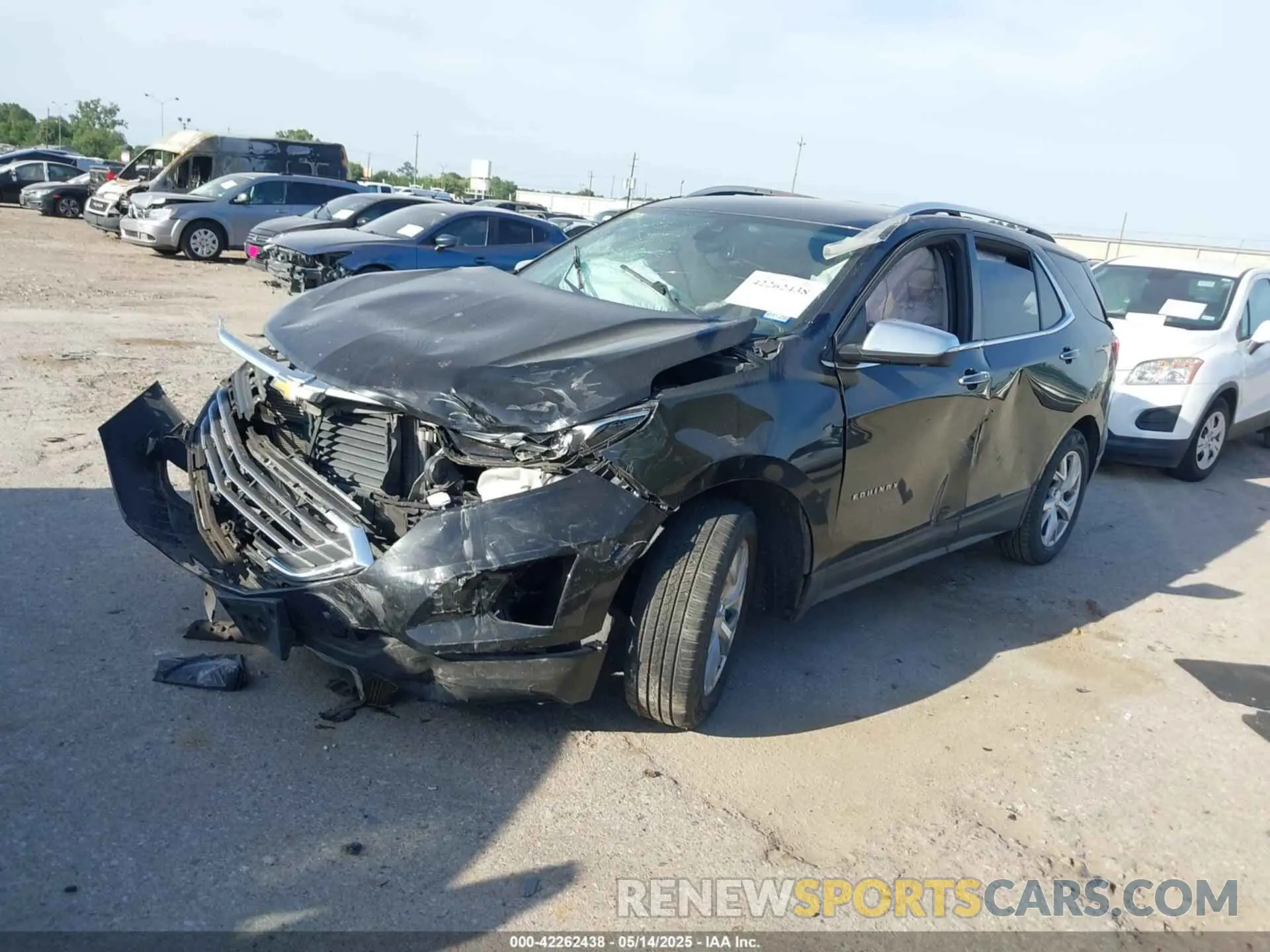 2 fotografías del automóvil dañado 2GNAXXEV5L6245196 CHEVROLET EQUINOX 2020