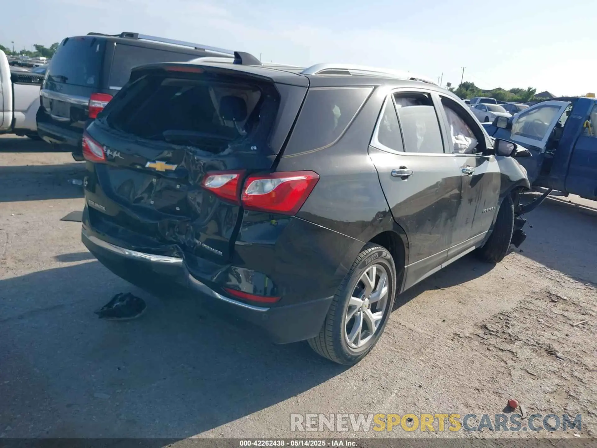 4 fotografías del automóvil dañado 2GNAXXEV5L6245196 CHEVROLET EQUINOX 2020