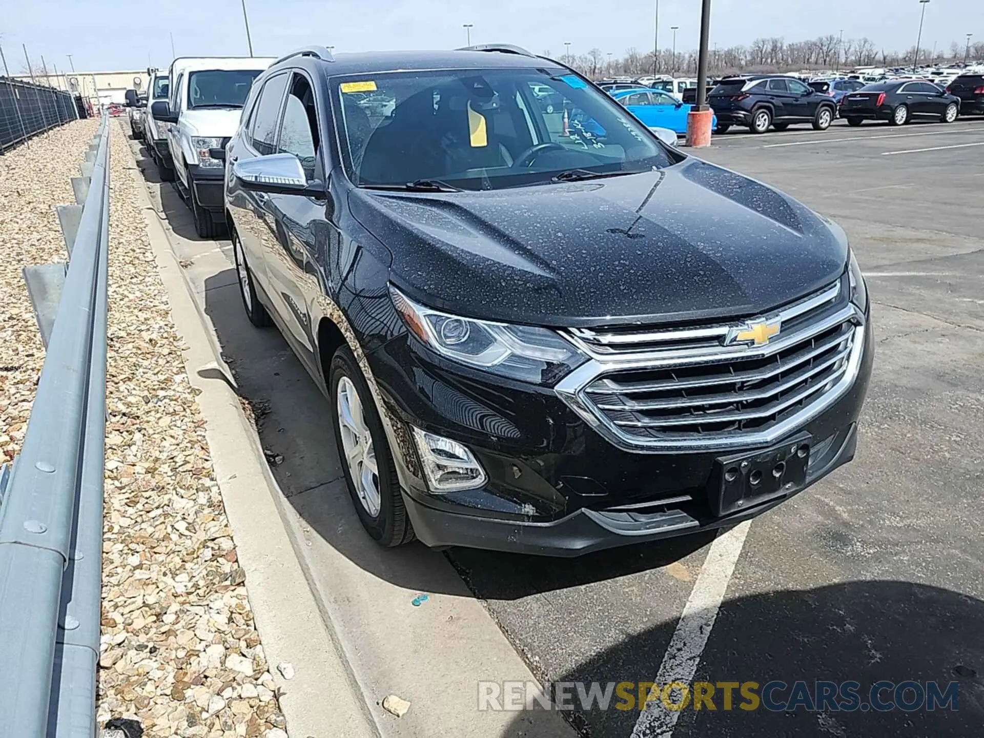 13 fotografías del automóvil dañado 2GNAXXEVXL6215532 CHEVROLET EQUINOX 2020