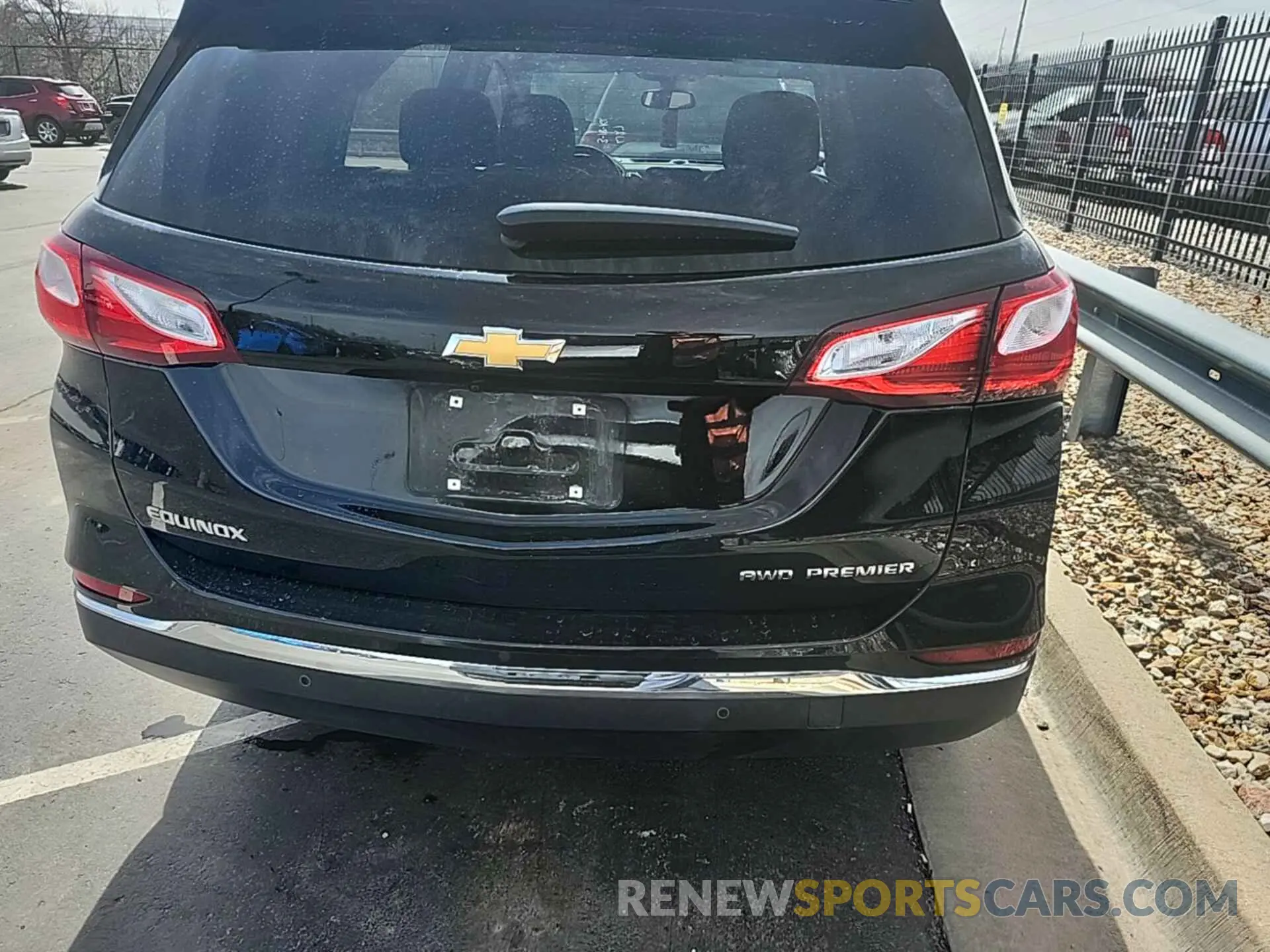 18 fotografías del automóvil dañado 2GNAXXEVXL6215532 CHEVROLET EQUINOX 2020