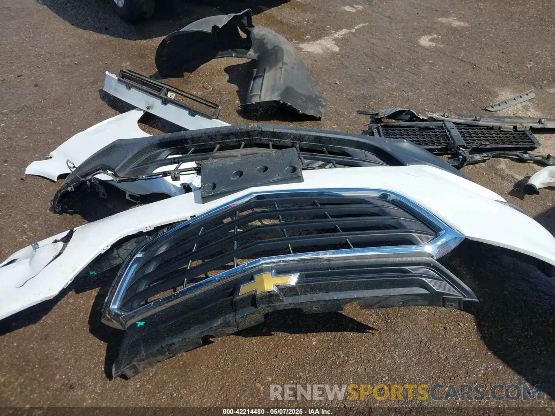 19 fotografías del automóvil dañado 3GNAXFEV0LS654136 CHEVROLET EQUINOX 2020