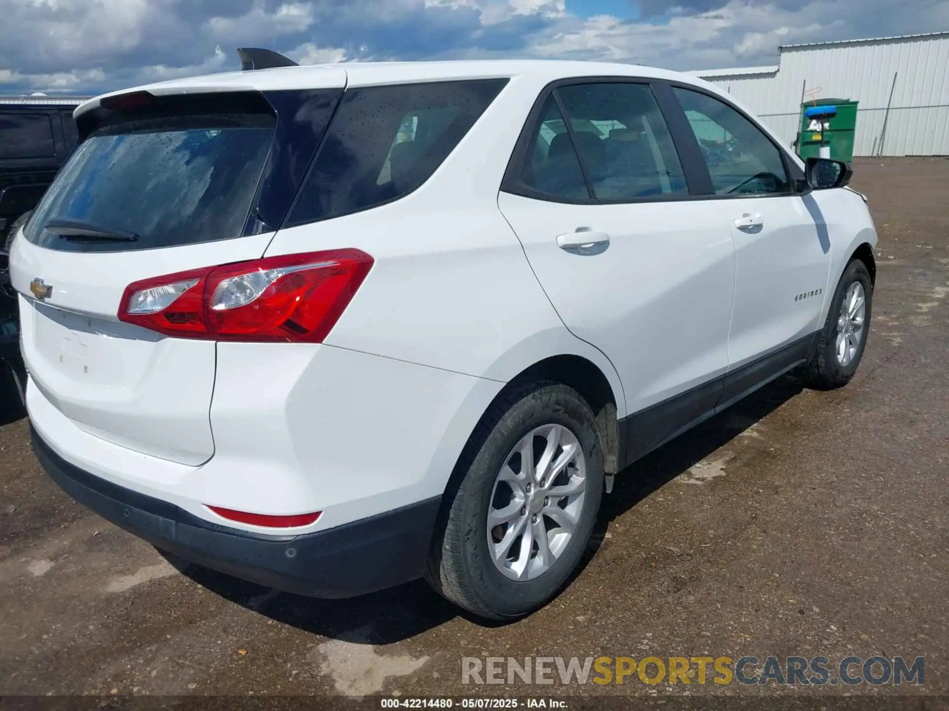 4 fotografías del automóvil dañado 3GNAXFEV0LS654136 CHEVROLET EQUINOX 2020