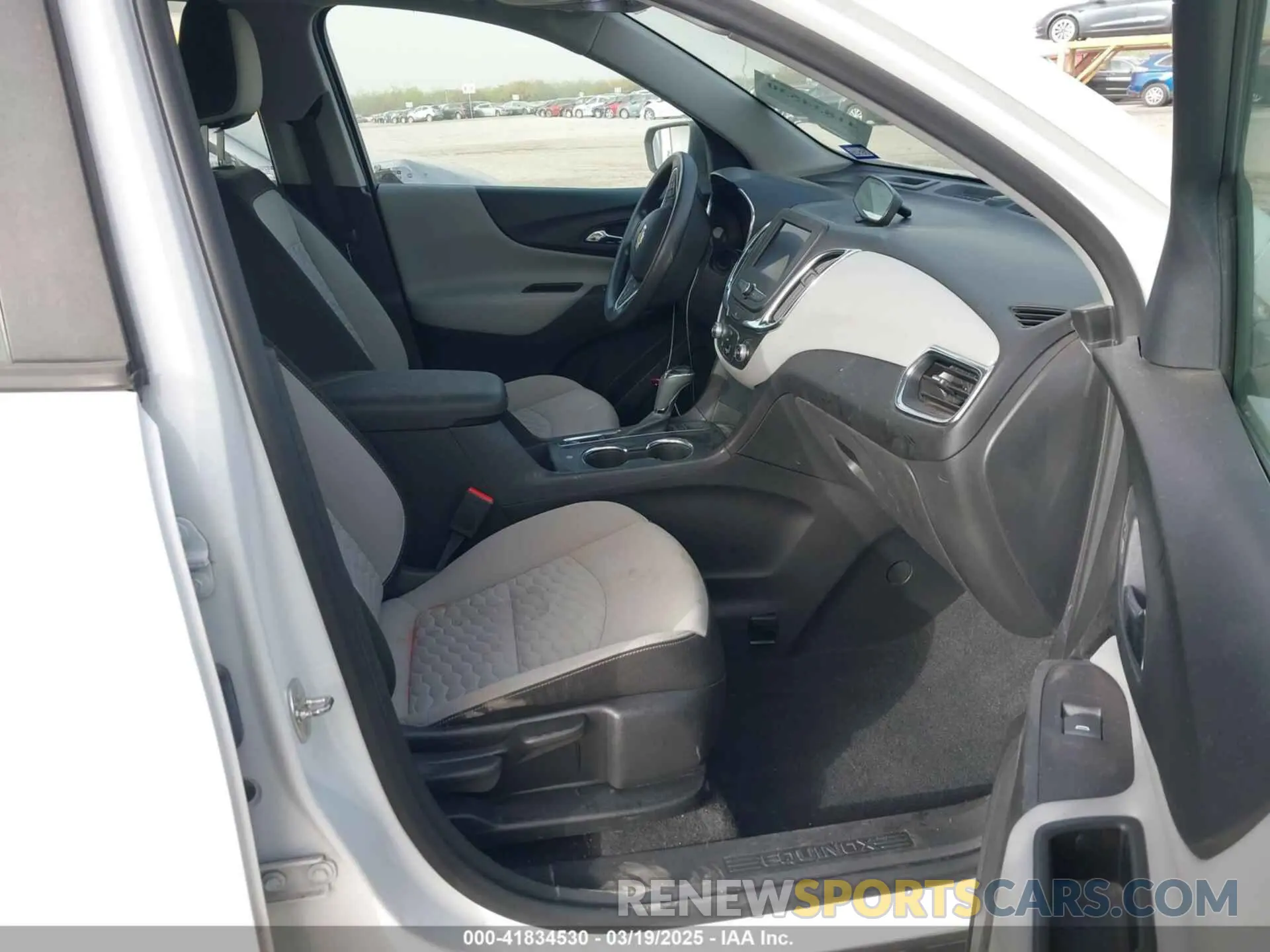 5 fotografías del automóvil dañado 3GNAXHEV0LS591907 CHEVROLET EQUINOX 2020