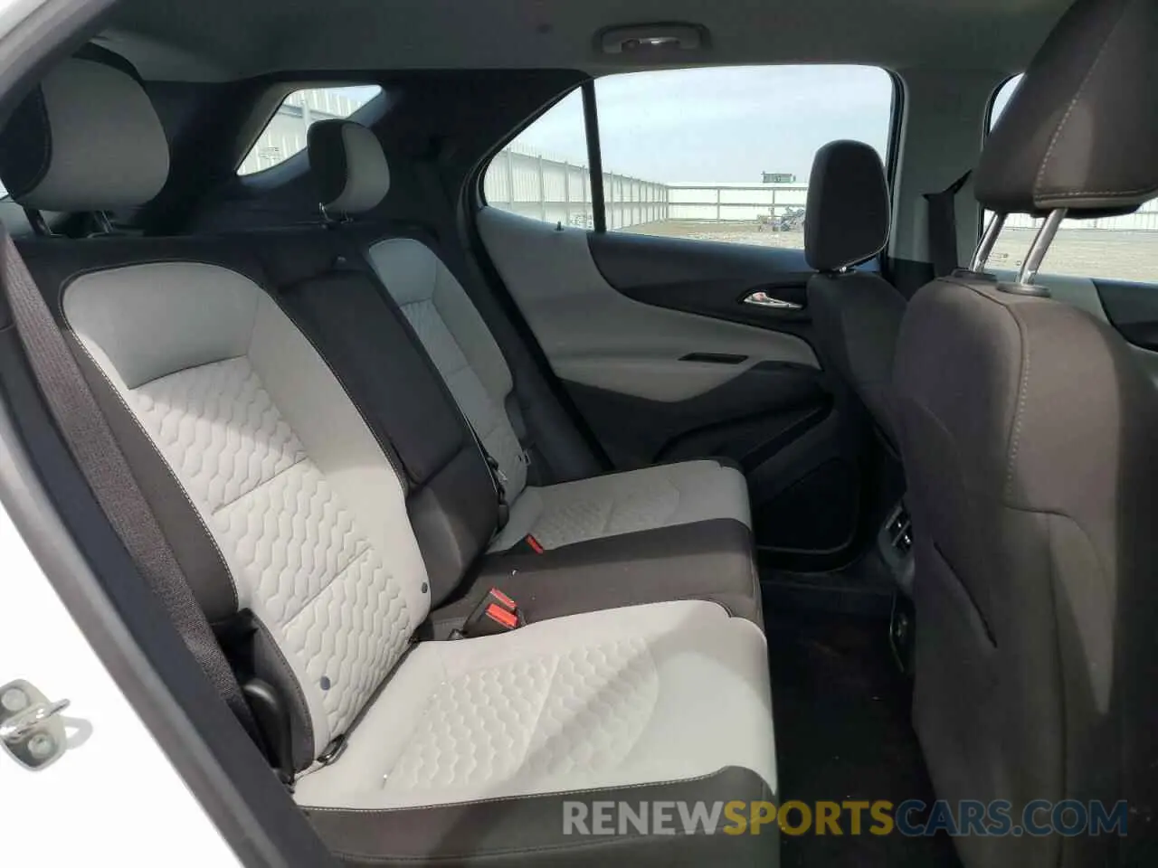 11 fotografías del automóvil dañado 3GNAXHEV2LS635390 CHEVROLET EQUINOX 2020