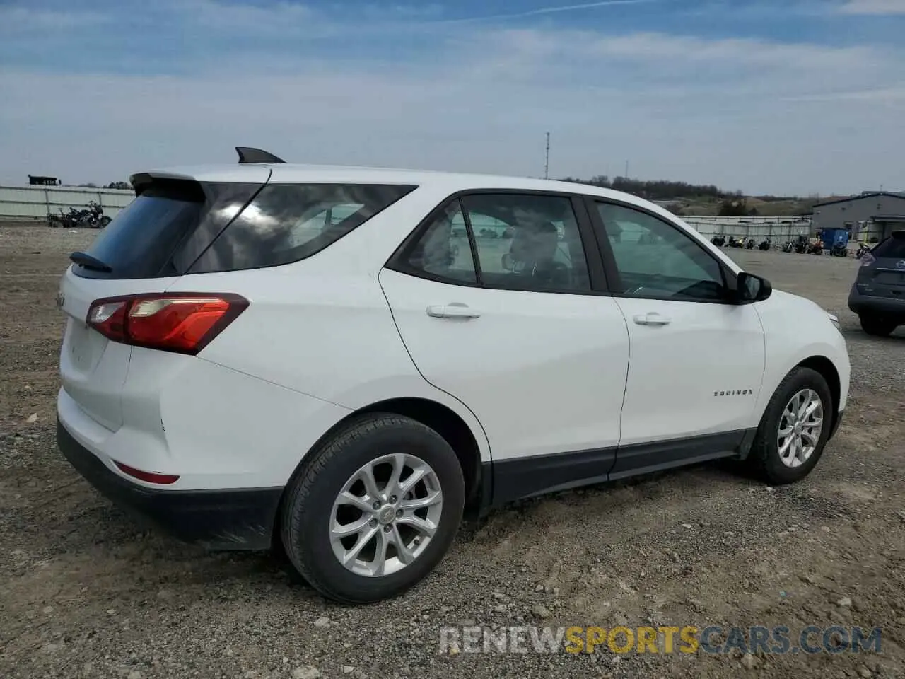 3 fotografías del automóvil dañado 3GNAXHEV2LS635390 CHEVROLET EQUINOX 2020