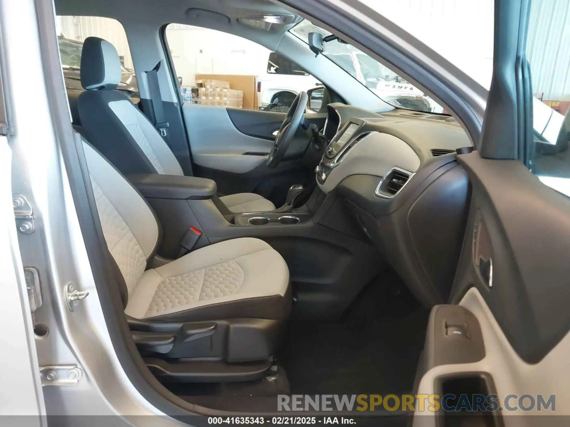 5 fotografías del automóvil dañado 3GNAXHEV2LS697744 CHEVROLET EQUINOX 2020