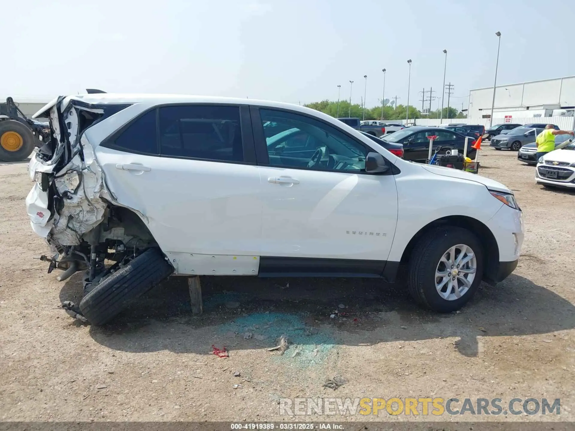 14 fotografías del automóvil dañado 3GNAXHEV2LS704031 CHEVROLET EQUINOX 2020