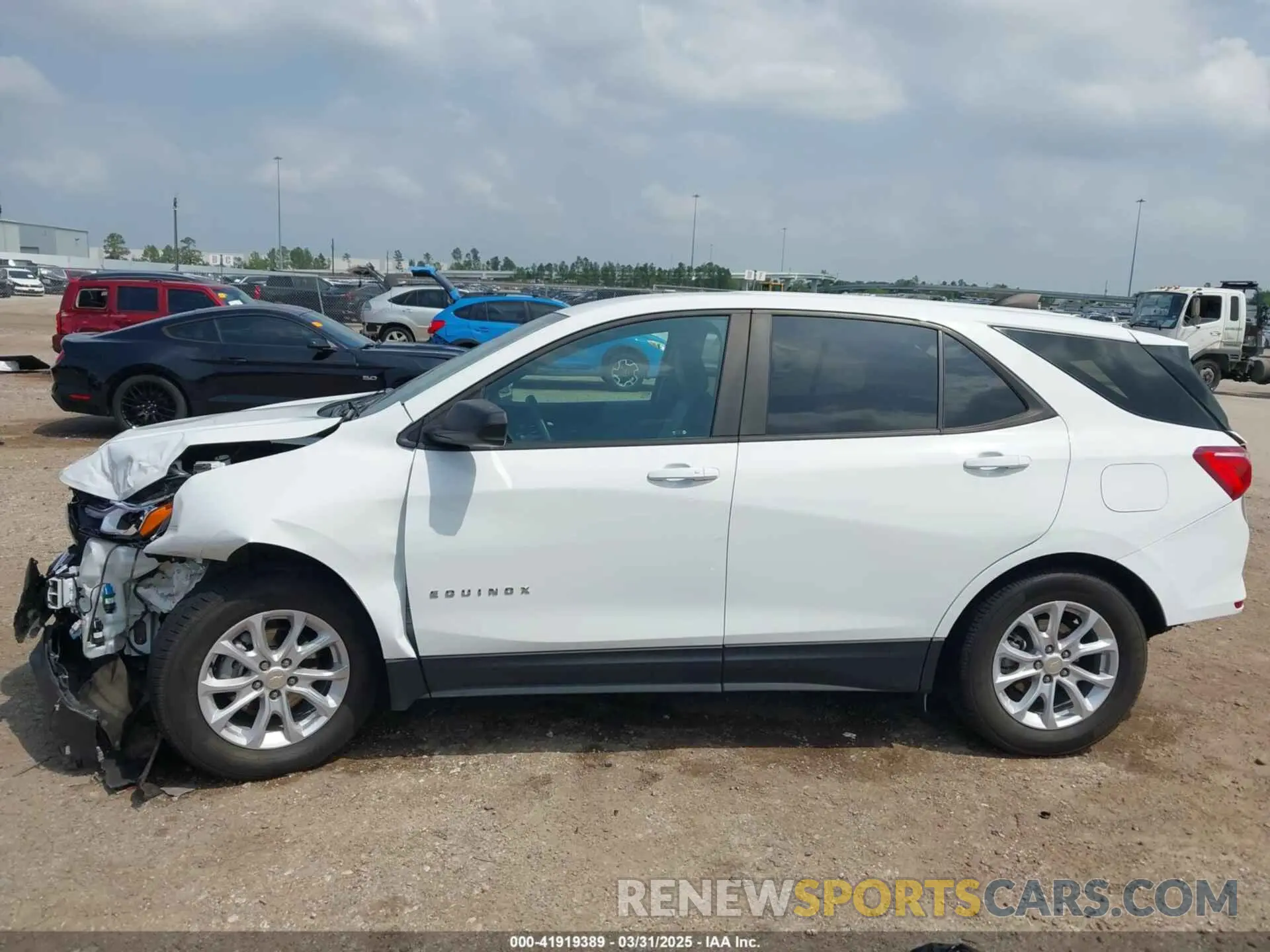 15 fotografías del automóvil dañado 3GNAXHEV2LS704031 CHEVROLET EQUINOX 2020
