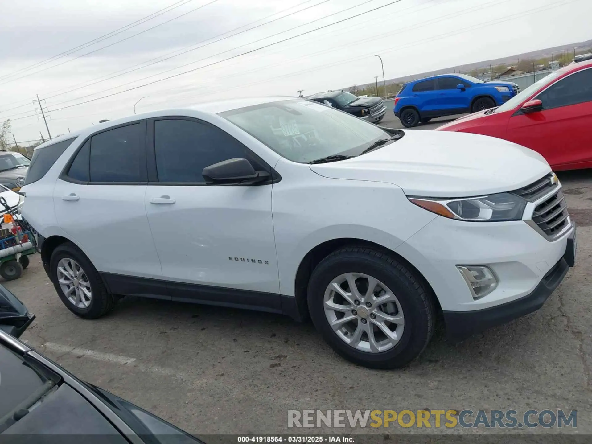 13 fotografías del automóvil dañado 3GNAXHEV2LS727230 CHEVROLET EQUINOX 2020