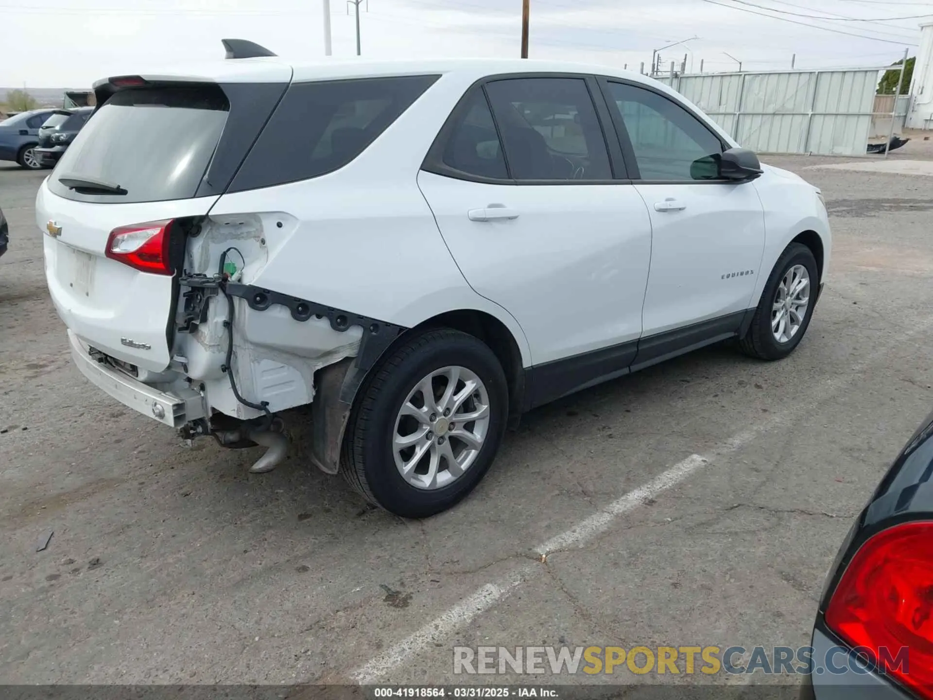 4 fotografías del automóvil dañado 3GNAXHEV2LS727230 CHEVROLET EQUINOX 2020