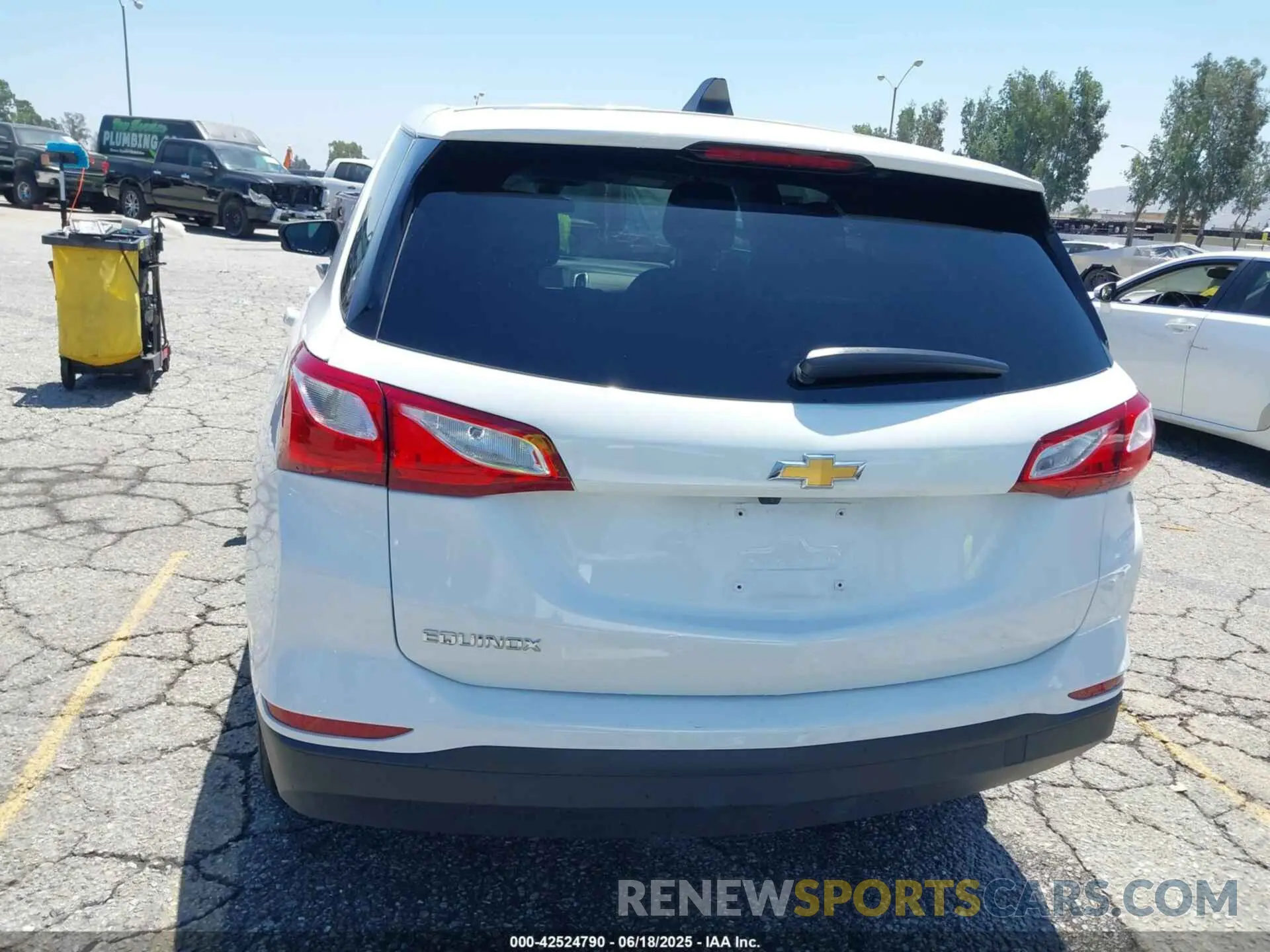 17 fotografías del automóvil dañado 3GNAXHEV2LS737126 CHEVROLET EQUINOX 2020
