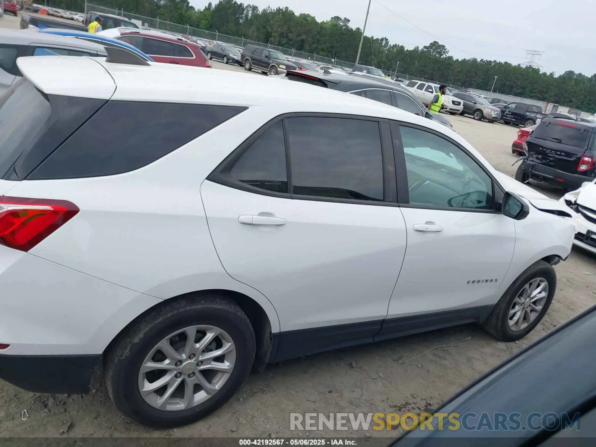 14 fotografías del automóvil dañado 3GNAXHEV3LS508244 CHEVROLET EQUINOX 2020
