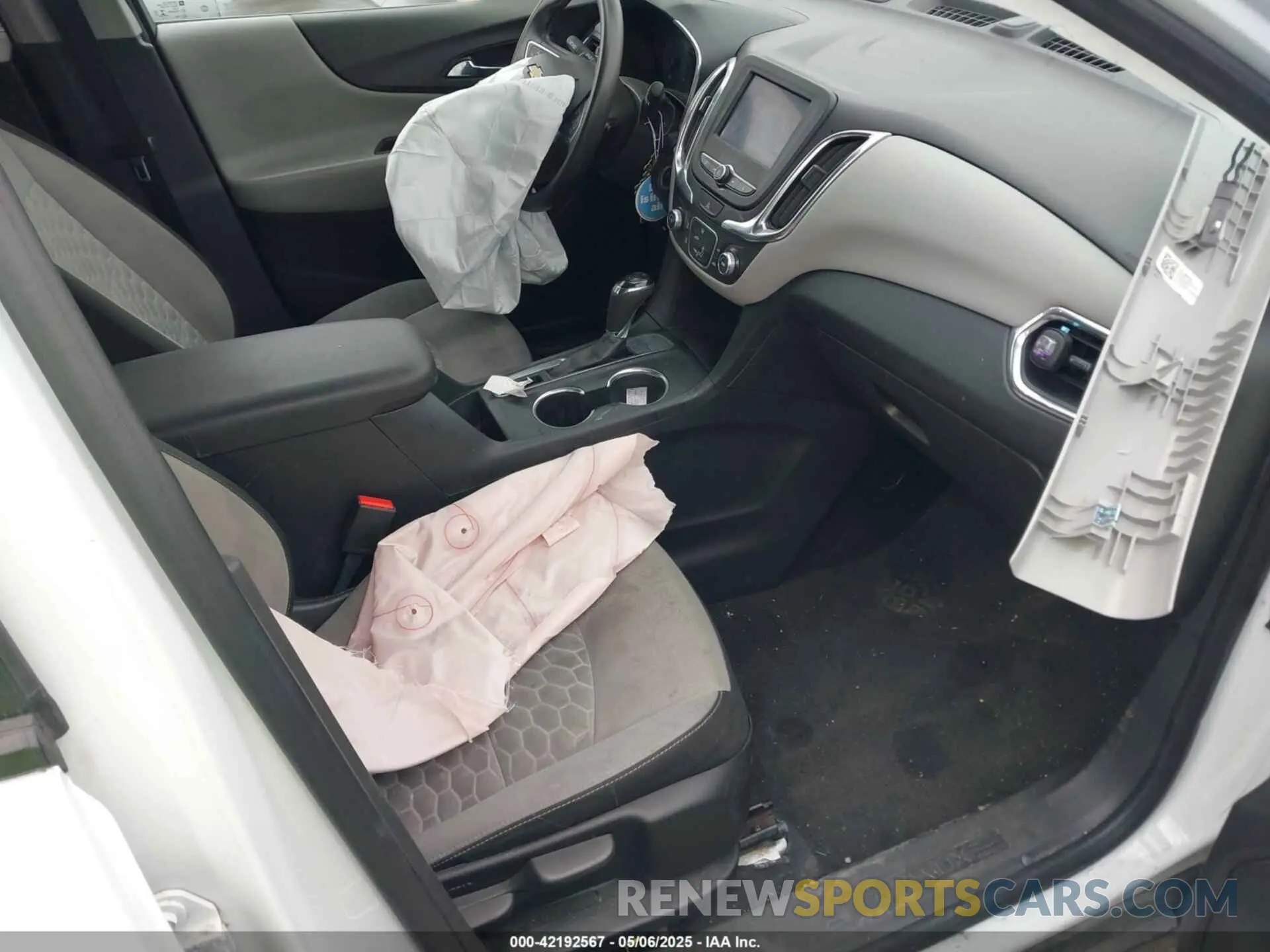 5 fotografías del automóvil dañado 3GNAXHEV3LS508244 CHEVROLET EQUINOX 2020