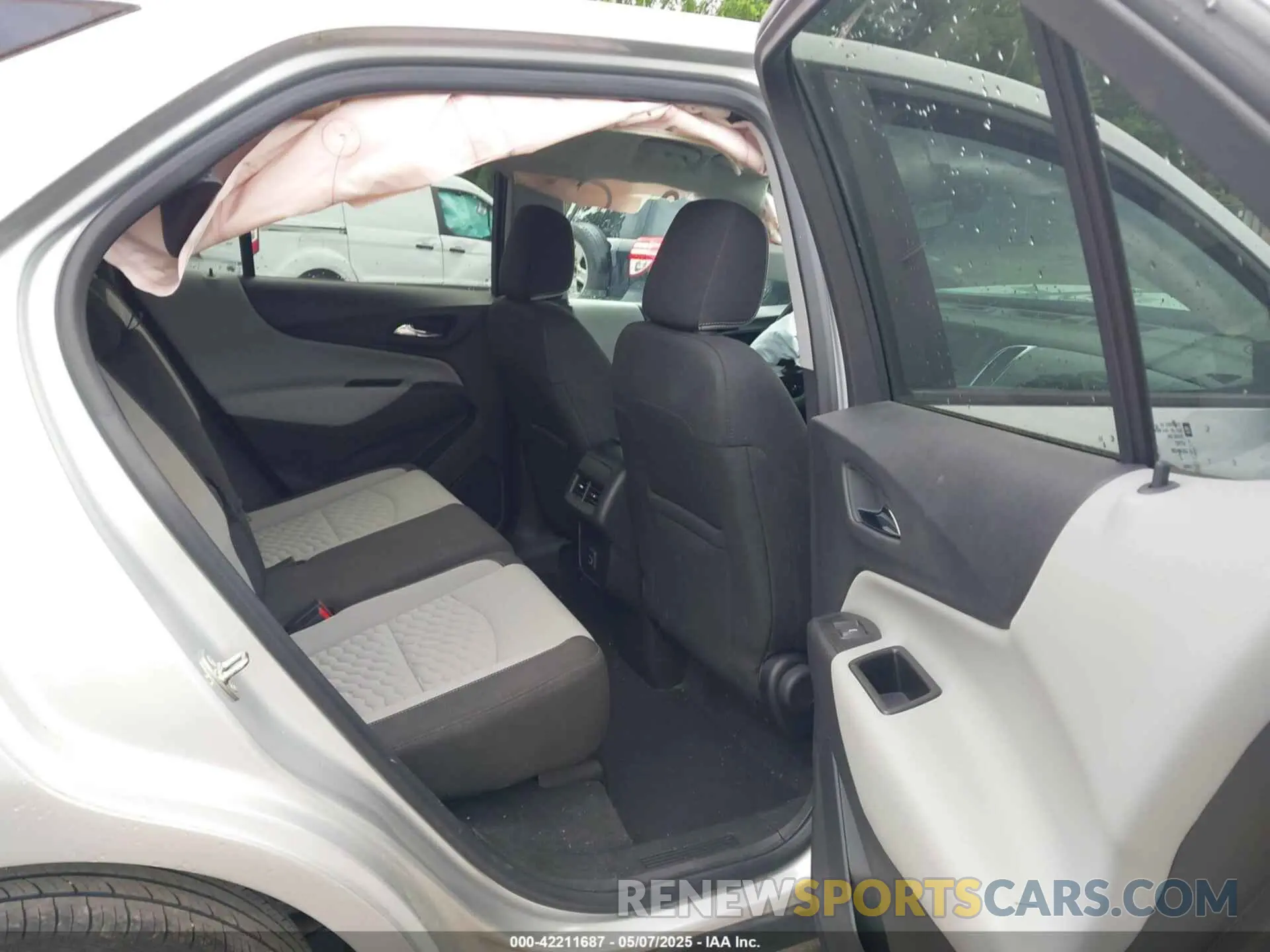 8 fotografías del automóvil dañado 3GNAXHEV3LS522936 CHEVROLET EQUINOX 2020