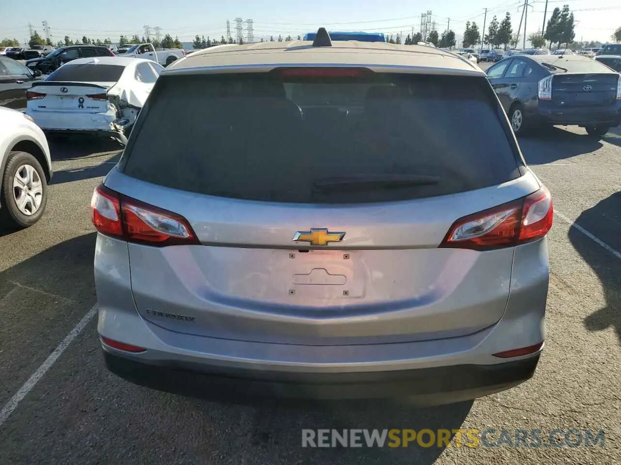 6 fotografías del automóvil dañado 3GNAXHEV3LS714633 CHEVROLET EQUINOX 2020