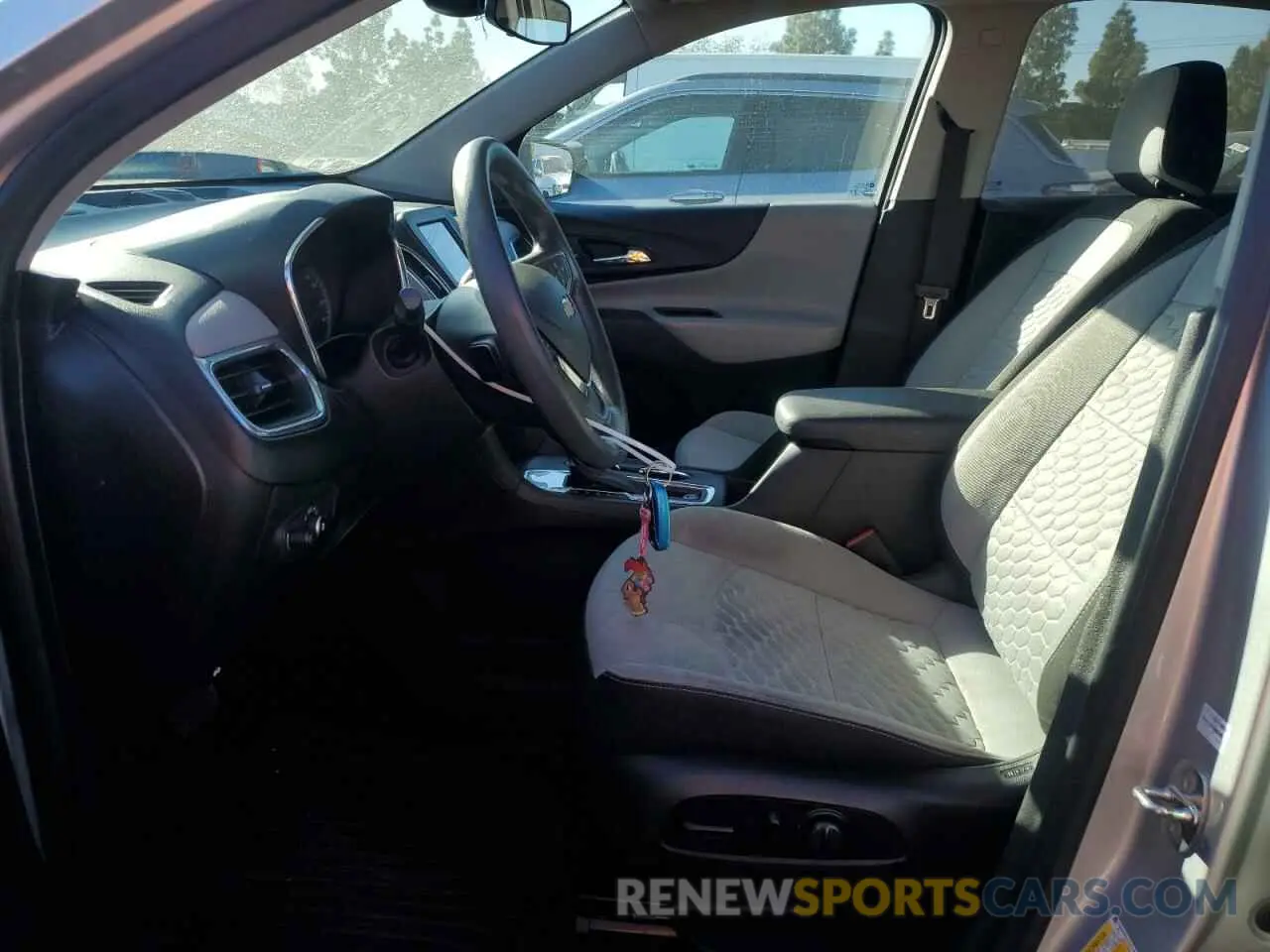 7 fotografías del automóvil dañado 3GNAXHEV3LS714633 CHEVROLET EQUINOX 2020