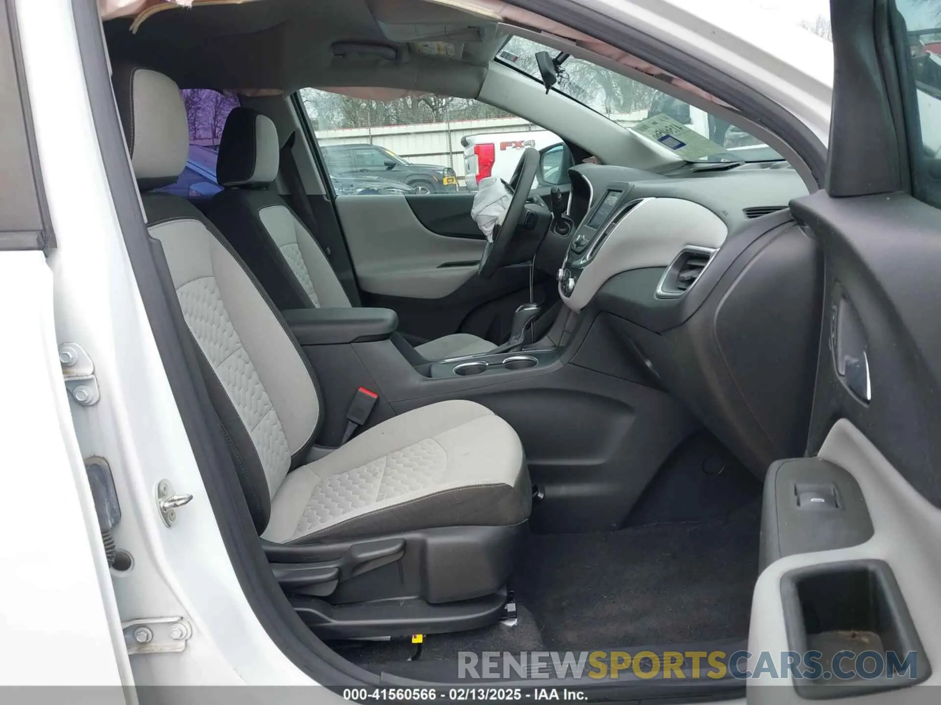 5 fotografías del automóvil dañado 3GNAXHEV3LS716138 CHEVROLET EQUINOX 2020