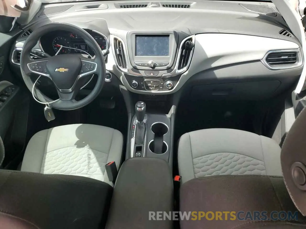 8 fotografías del automóvil dañado 3GNAXHEV4LS617361 CHEVROLET EQUINOX 2020