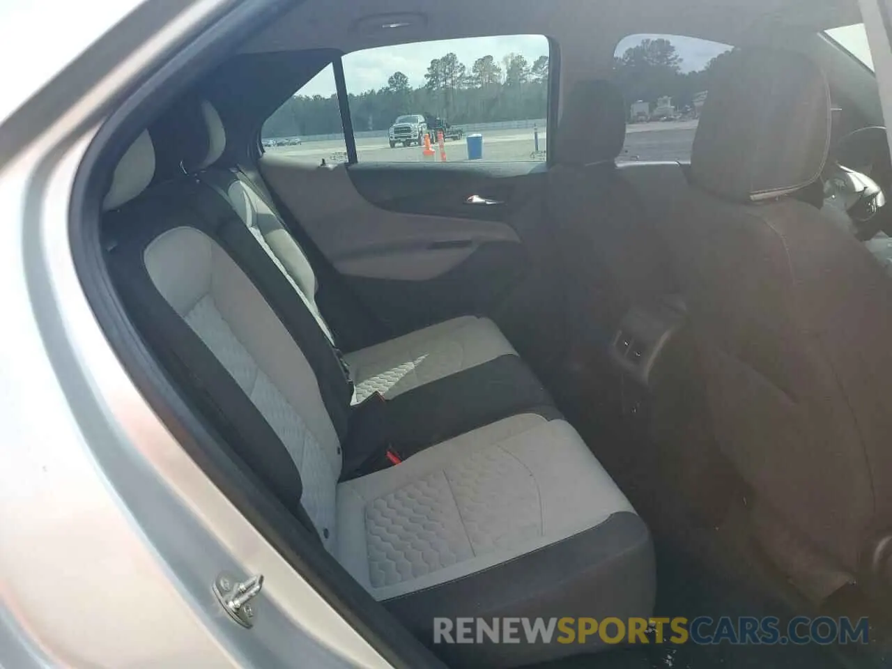 12 fotografías del automóvil dañado 3GNAXHEV4LS737323 CHEVROLET EQUINOX 2020