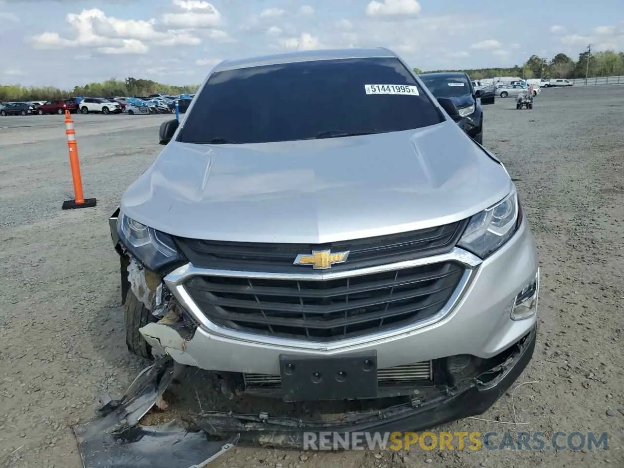 5 fotografías del automóvil dañado 3GNAXHEV4LS737323 CHEVROLET EQUINOX 2020