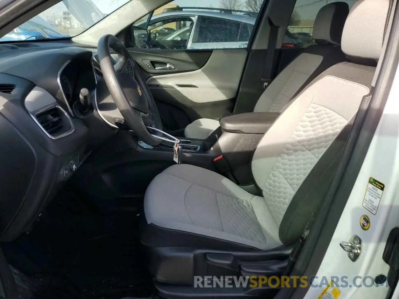 7 fotografías del automóvil dañado 3GNAXHEV7LS504438 CHEVROLET EQUINOX 2020