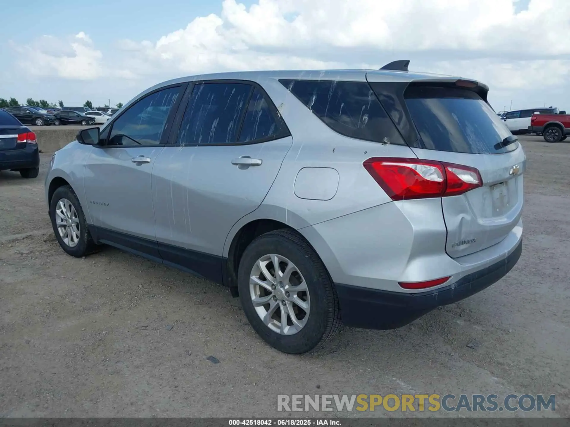 3 fotografías del automóvil dañado 3GNAXHEV7LS613577 CHEVROLET EQUINOX 2020