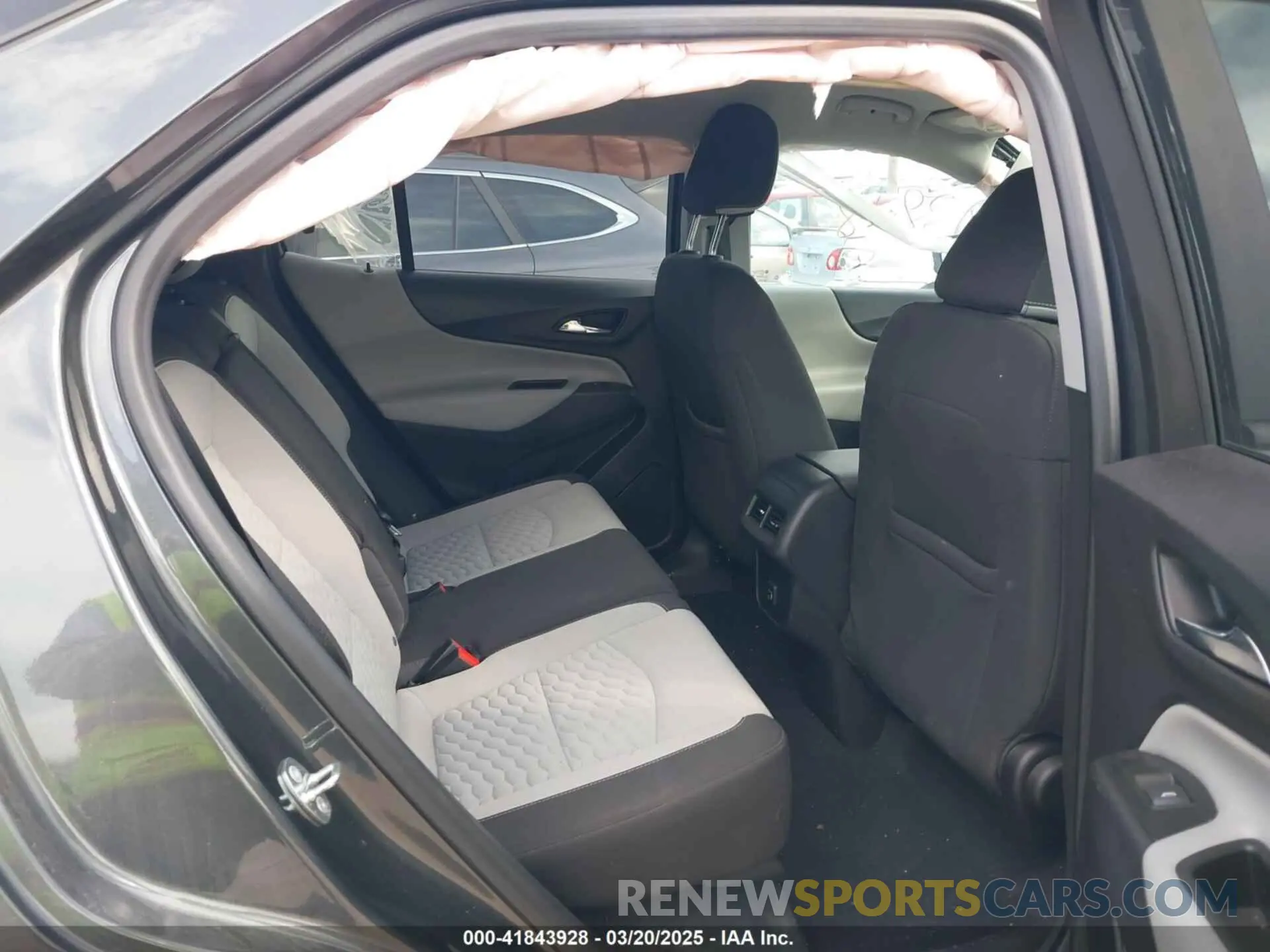 8 fotografías del automóvil dañado 3GNAXHEV8LS670175 CHEVROLET EQUINOX 2020