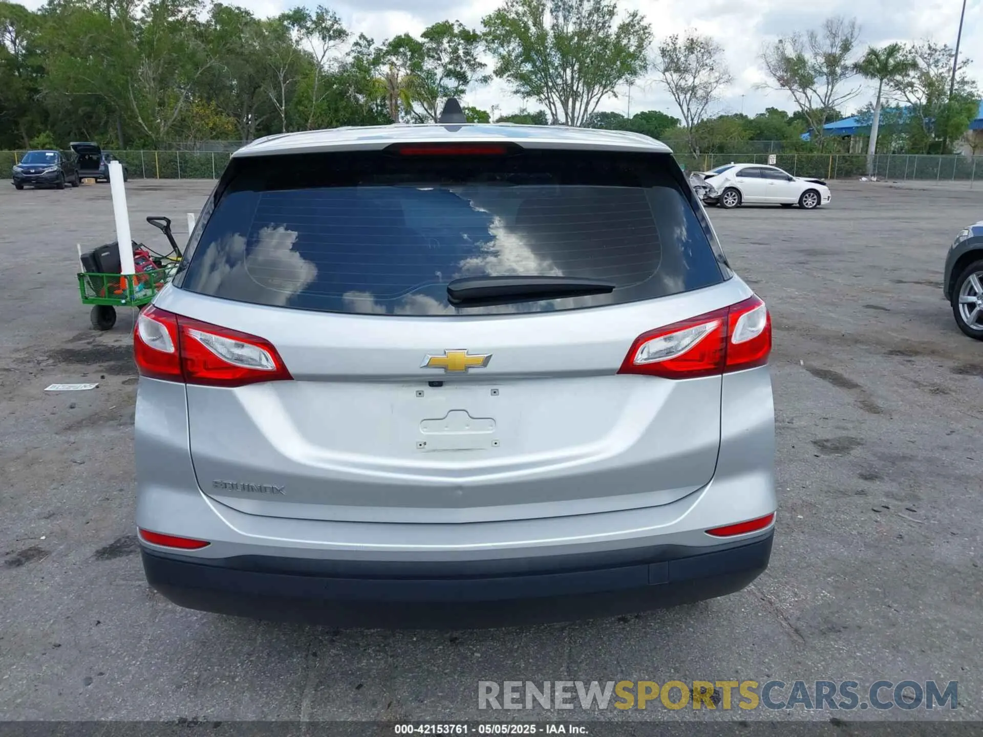 16 fotografías del automóvil dañado 3GNAXHEV8LS696940 CHEVROLET EQUINOX 2020