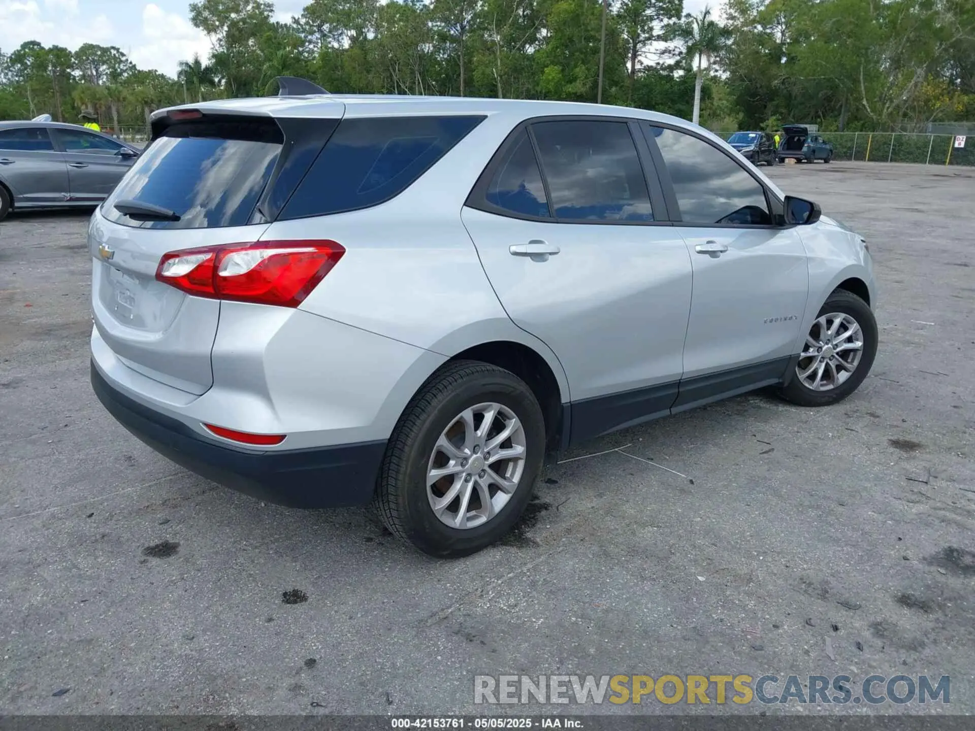 4 fotografías del automóvil dañado 3GNAXHEV8LS696940 CHEVROLET EQUINOX 2020
