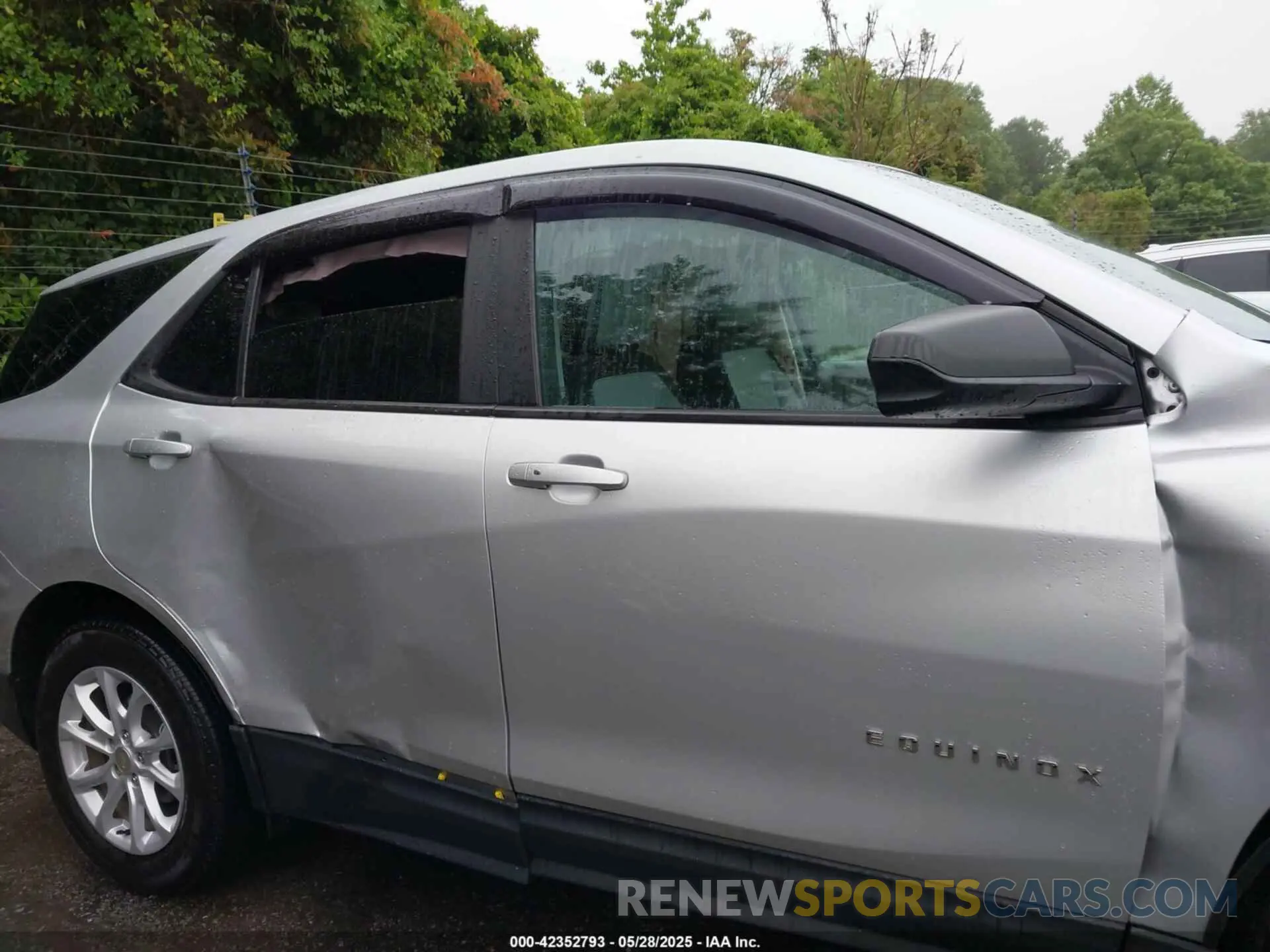 13 fotografías del automóvil dañado 3GNAXHEV8LS703353 CHEVROLET EQUINOX 2020